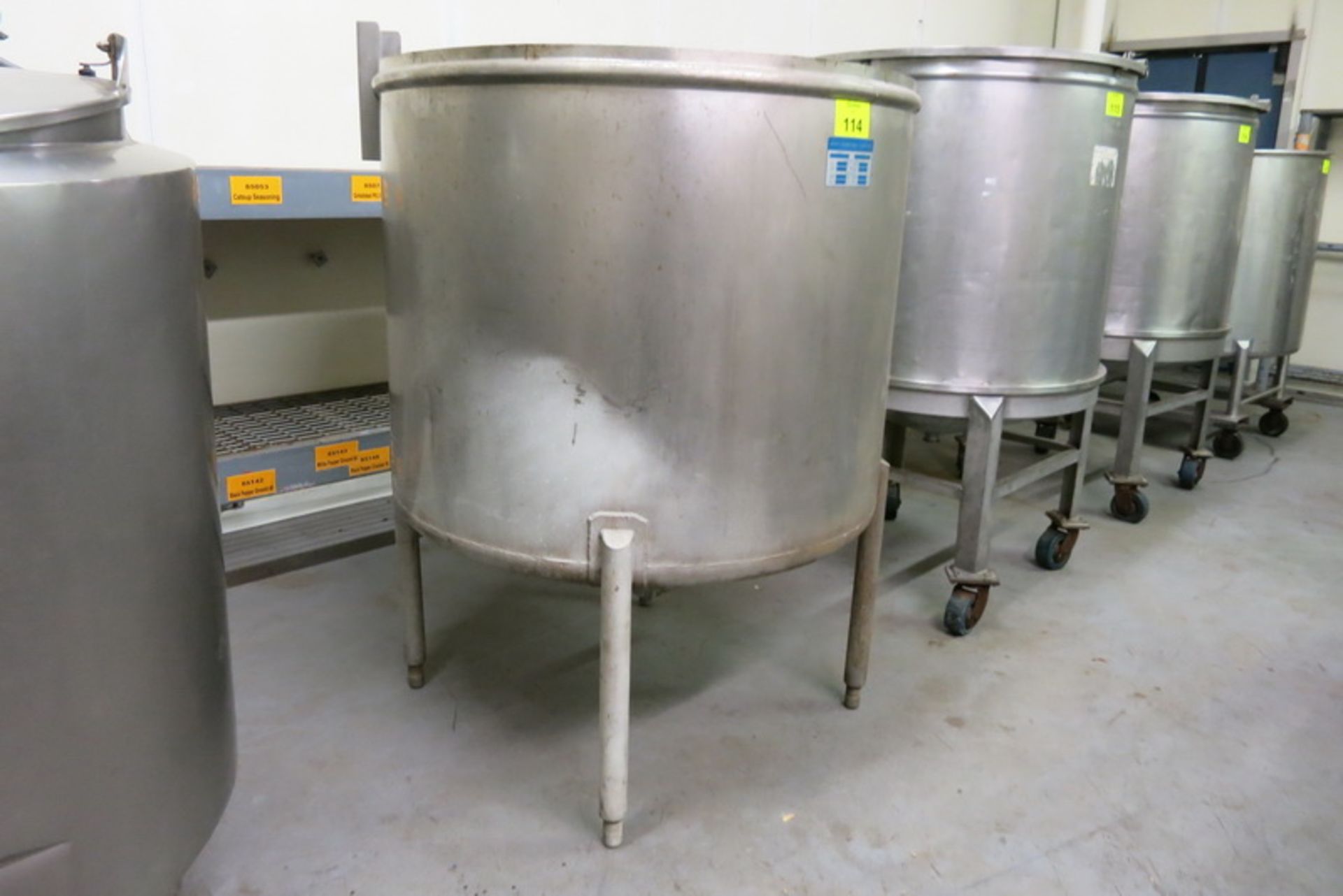 Mueller tank, model 300, s/n 110481-7, stainless, single wall, 300 gal. cap., 40" straight side, 48"