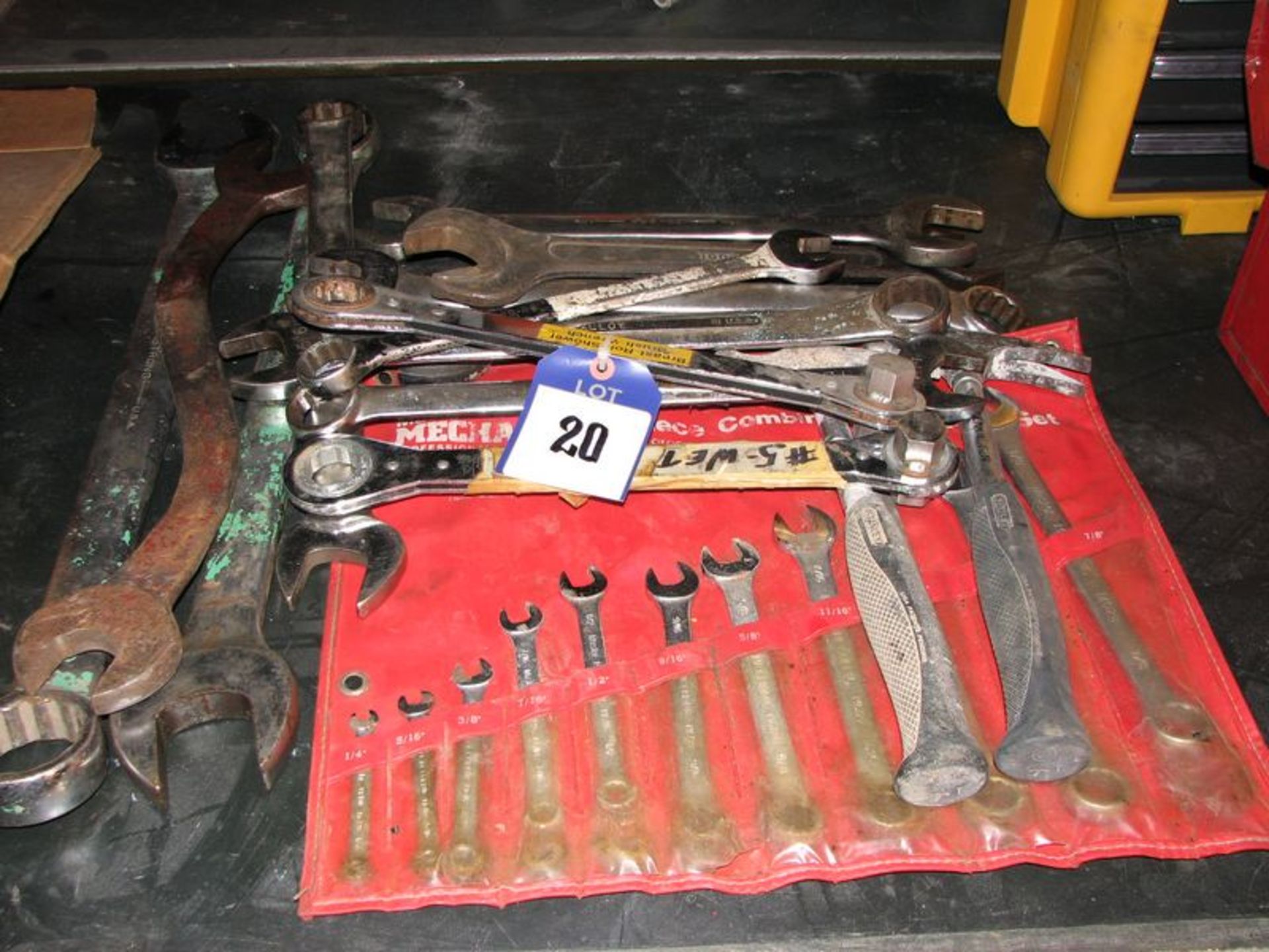 Lot misc. combination wrenches
