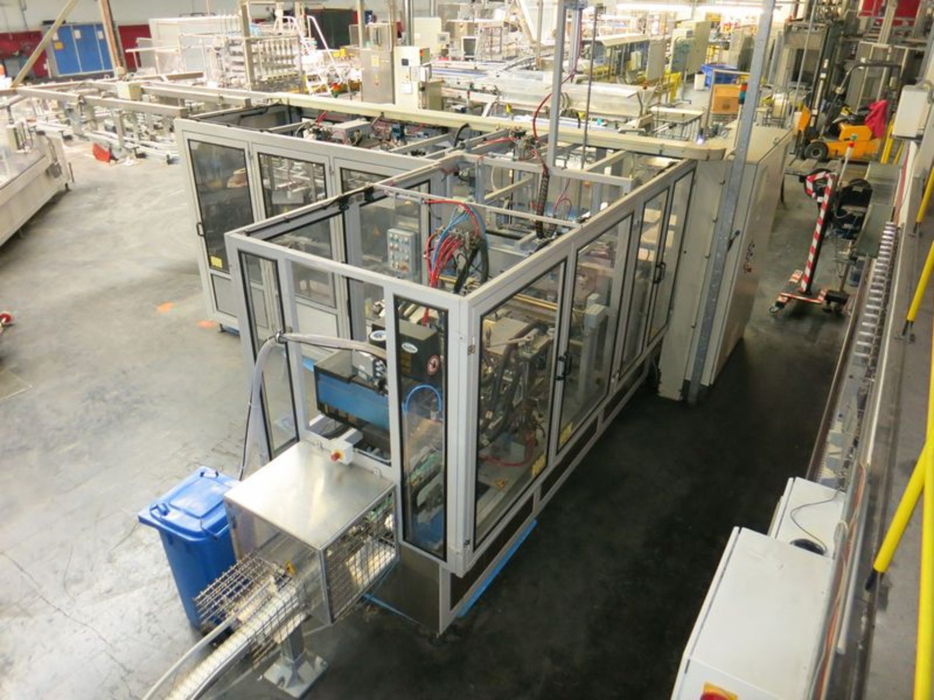 Involvo  case packer, model PTW-28-MW, s/n 20004052, with (4) fold cup stacker and Nordson hot - Image 2 of 3