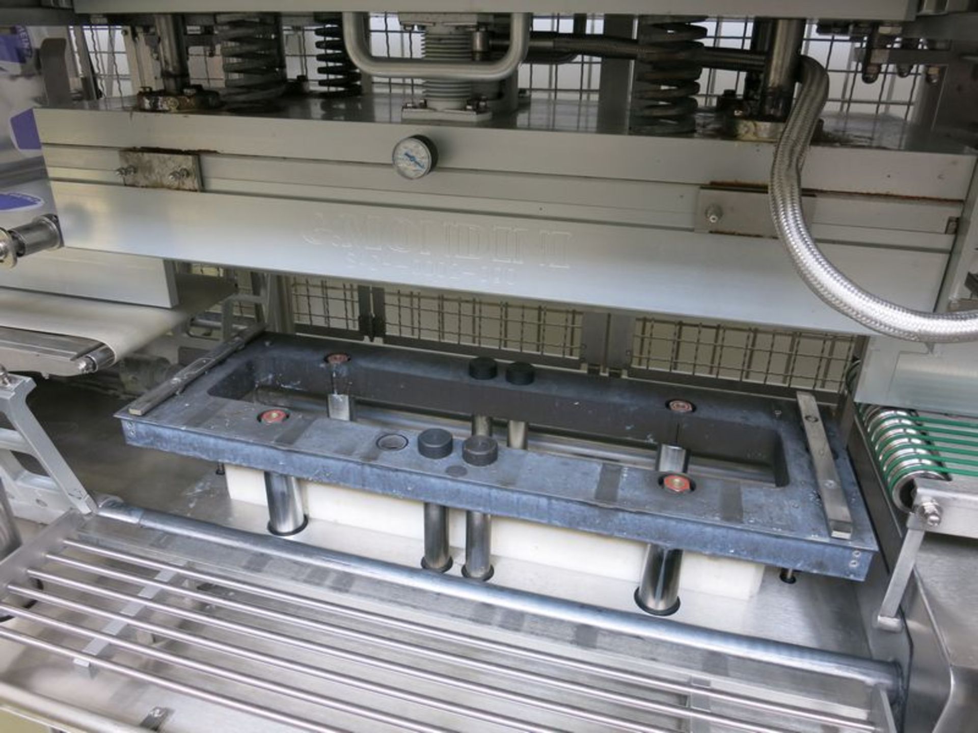 Mondini cup/pot filling & sealing line, with singulator alignment assembly, (2) particle & sauce - Image 12 of 22