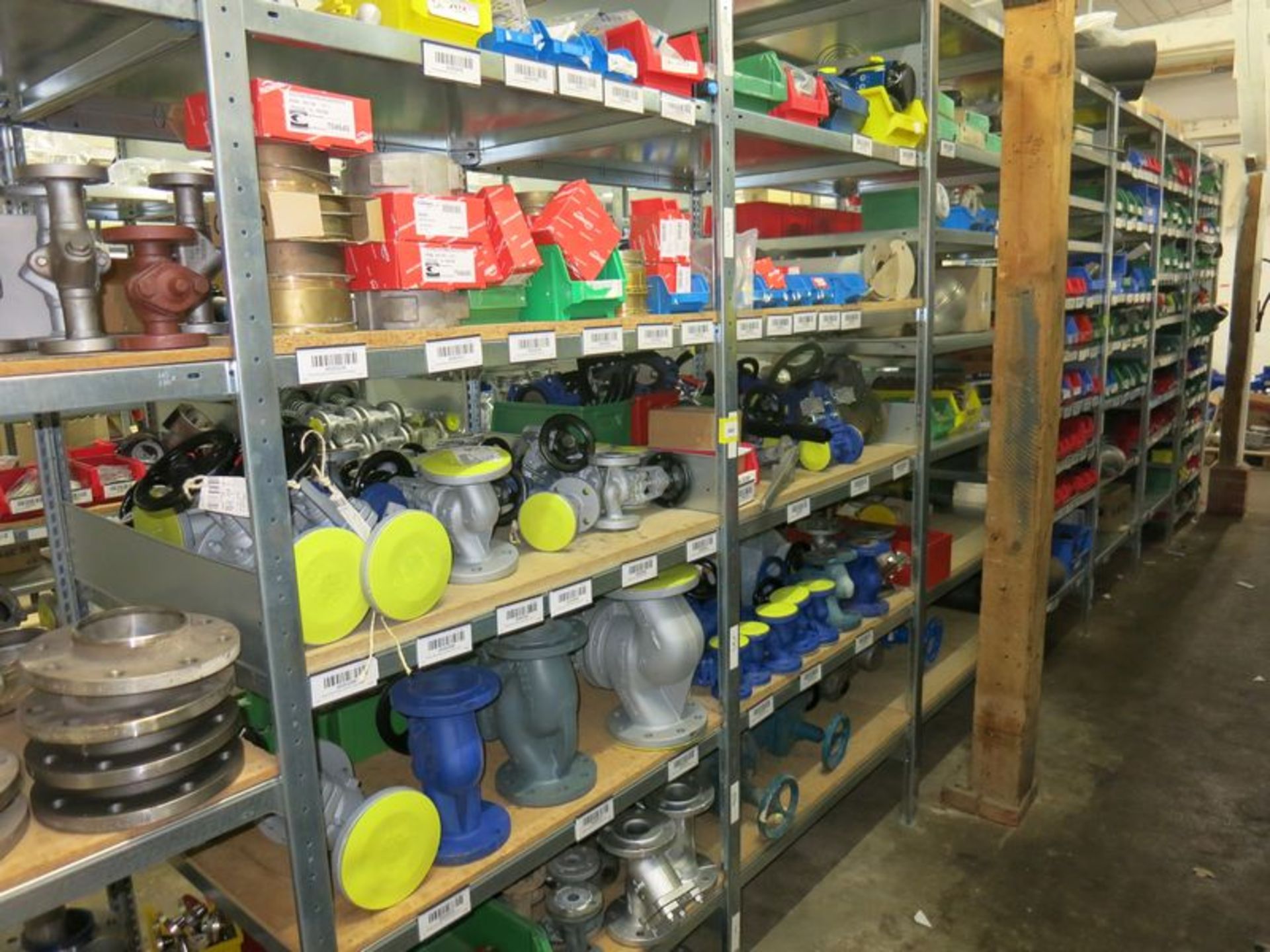 Lot of Valves & parts, includes large qty of gate valves & associated fittings, Aisle #11,