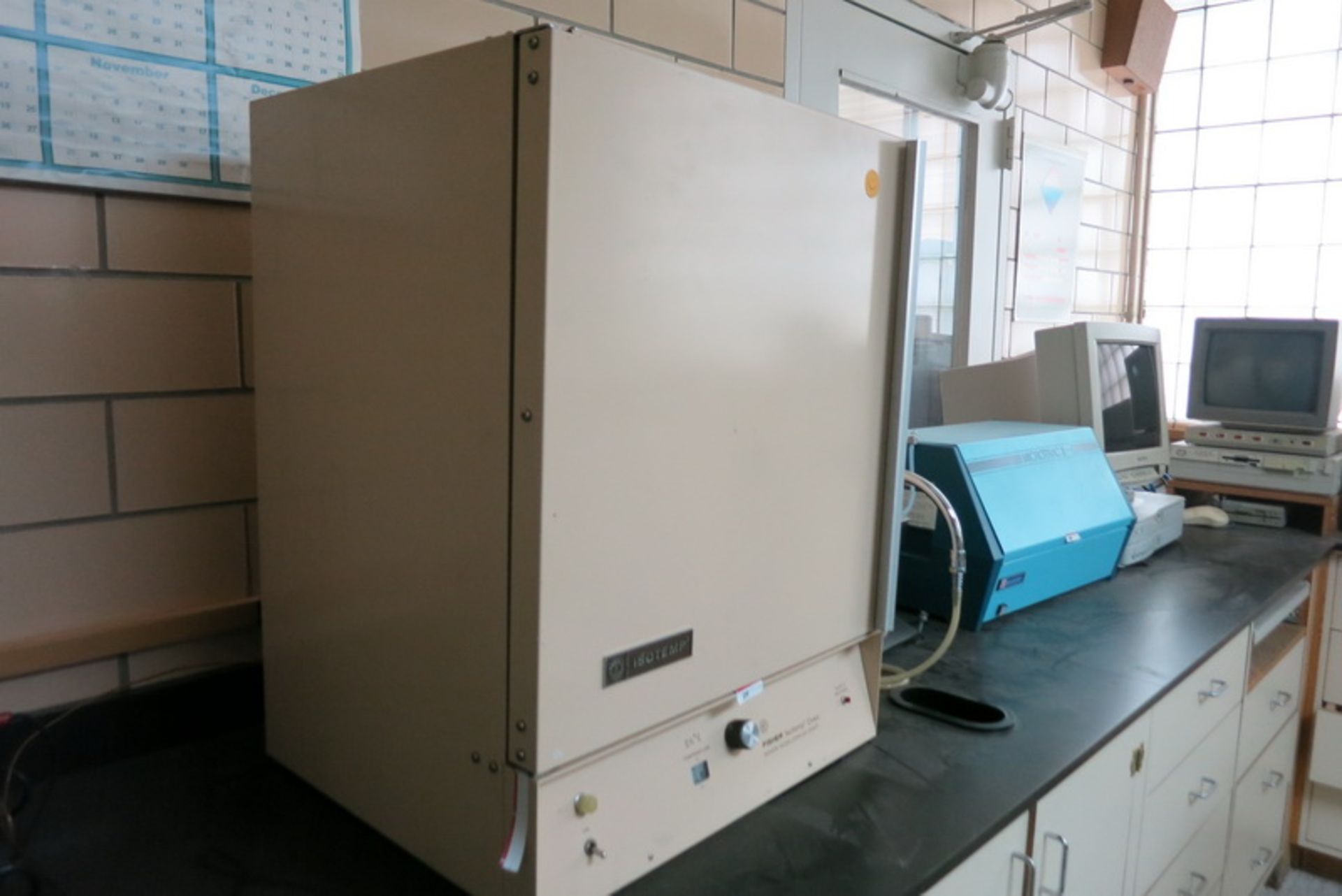 Fisher Scientific lab oven, model 204, s/n 112