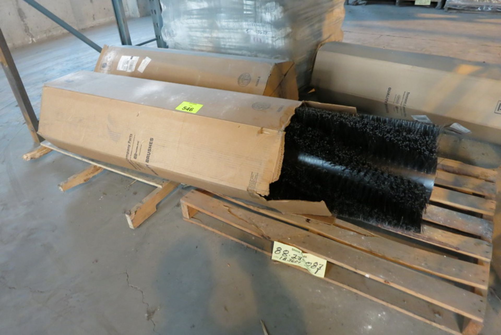 [Lot] (20) Tennants miscellaneous wire brush, 7 pallets