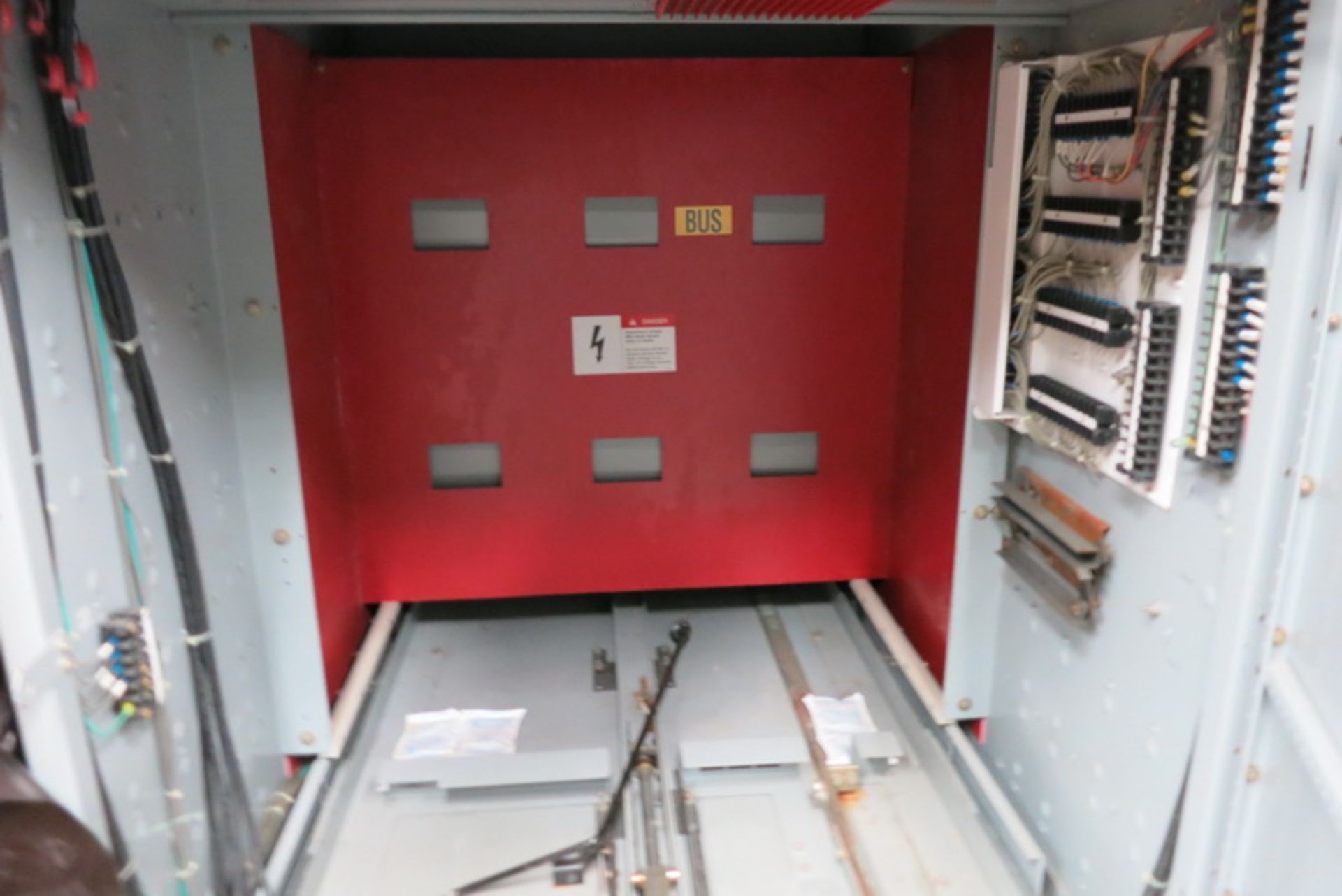 [Lot] Siemens swithgear, model MO# 02-1936-89592, 15 KV max. rating, BIL @ 95 KV, 60 Hz, 2000 A - Image 2 of 3