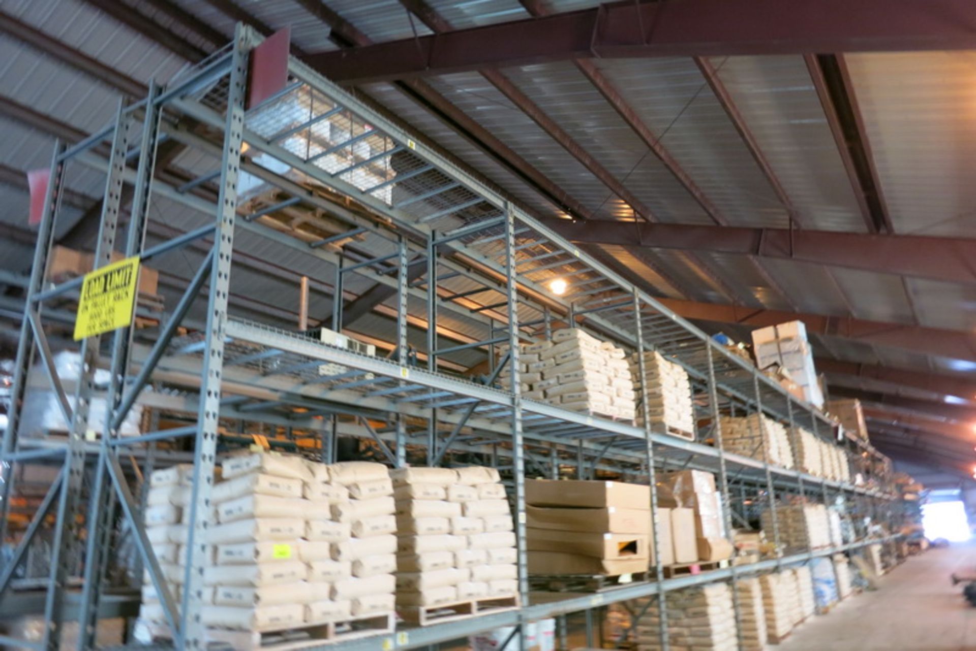 [Lot] Sammons 29 Sections pallet racking, with 36 uprights - 15" H x 36" W, 174 crossbeams - 52" & - Image 4 of 4