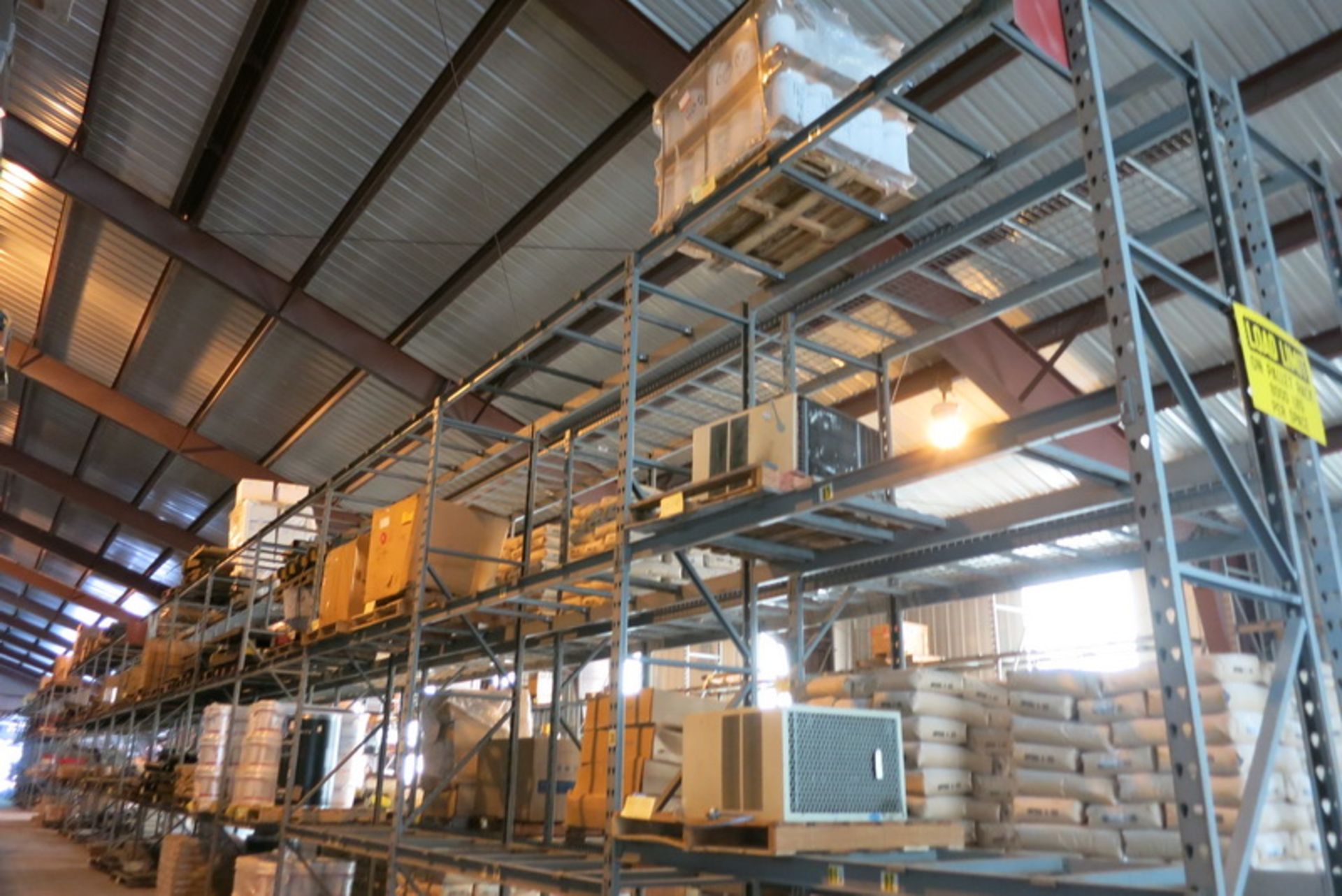 [Lot] Sammons 21 Sections pallet racking, with 23 uprights - 15" H x 36" W, 126 crossbeams - 9' L, - Image 2 of 4