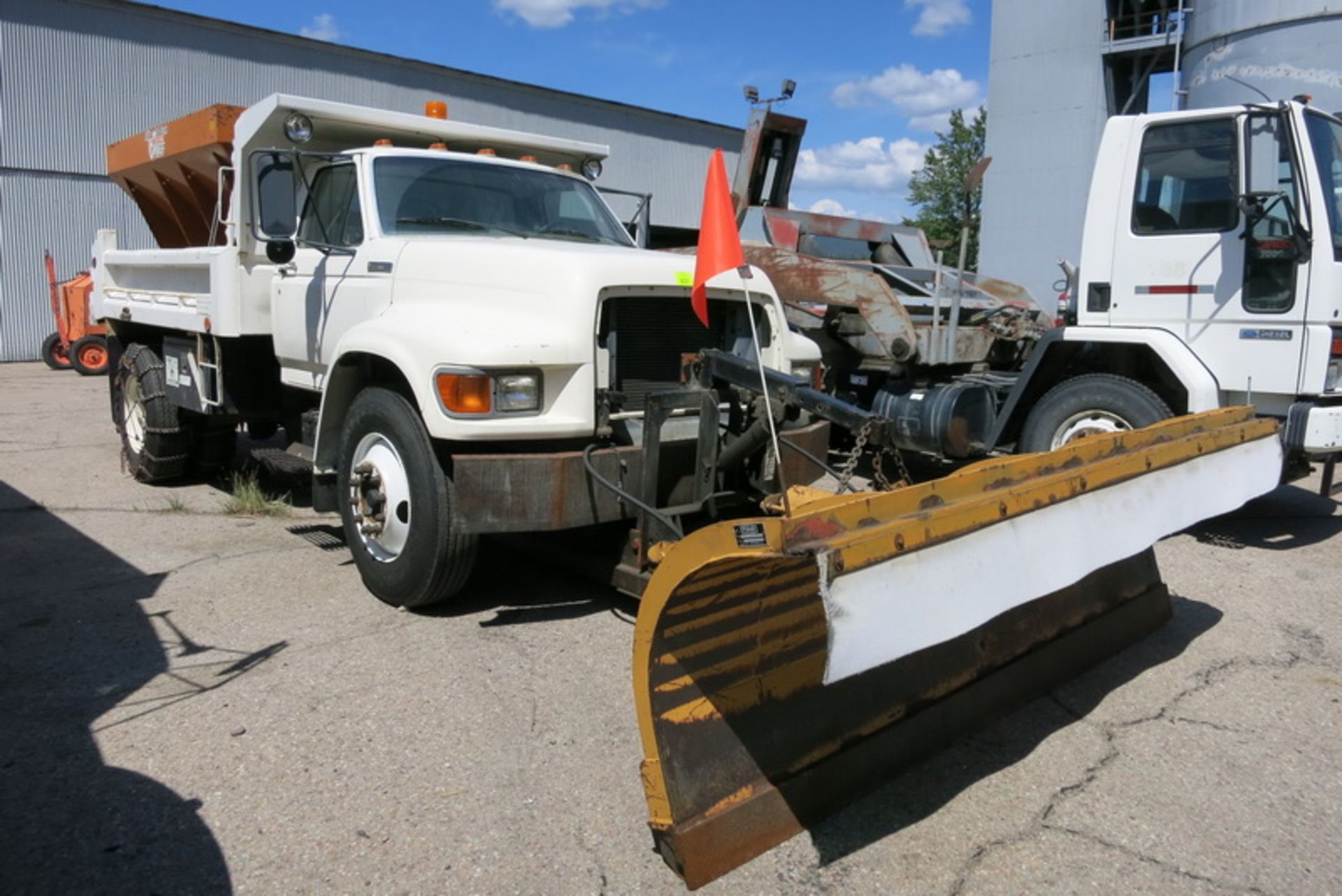 1996 Ford F Series dump truck, single axle, 24,500 GVWR, diesel engine, automatic transmission, 87,