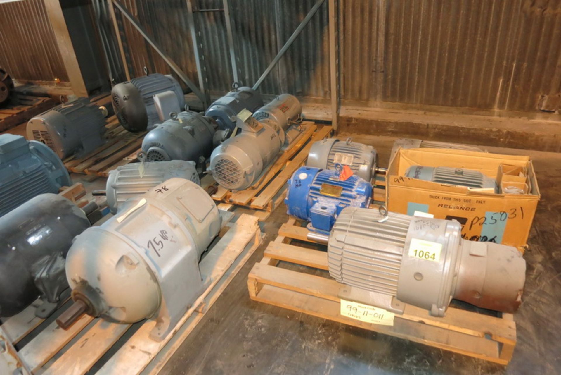 [Lot] Electric motors, 7.5 HP, 3 pallets