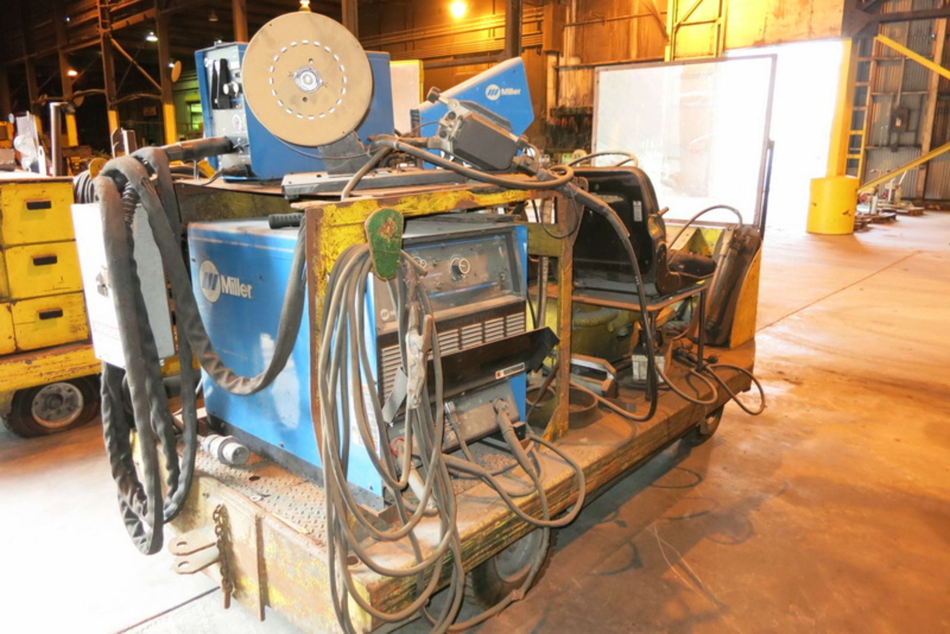 United Truck utility welding cart, gas powered with Miller Dimension 652 welder & Miller 70 series - Image 2 of 2