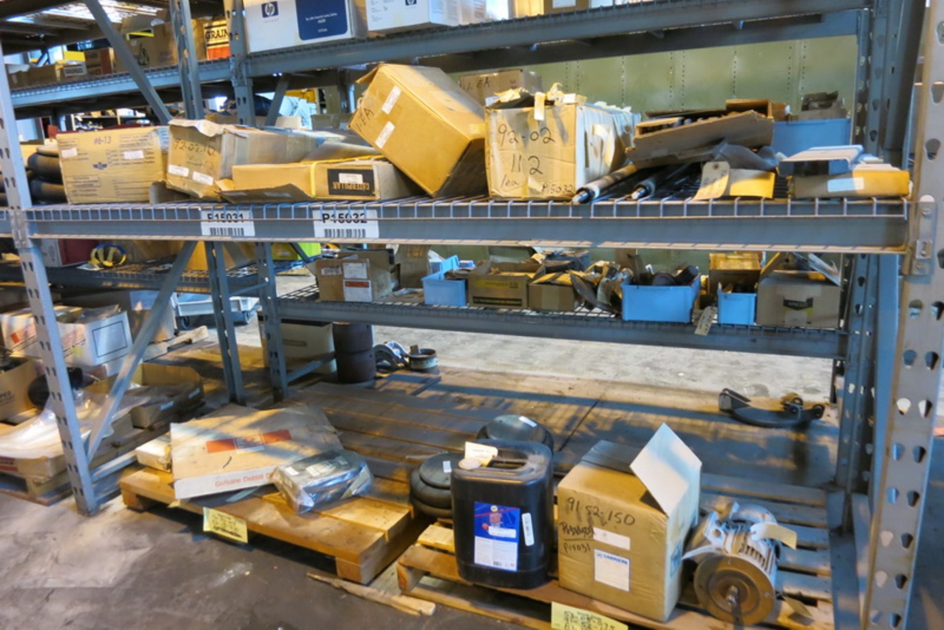 [Lot] Miscellaneous parts, for Bobcat, Wisconsin, Taylor Case, Hyster, Baumann, (on pallet racks # - Image 2 of 4