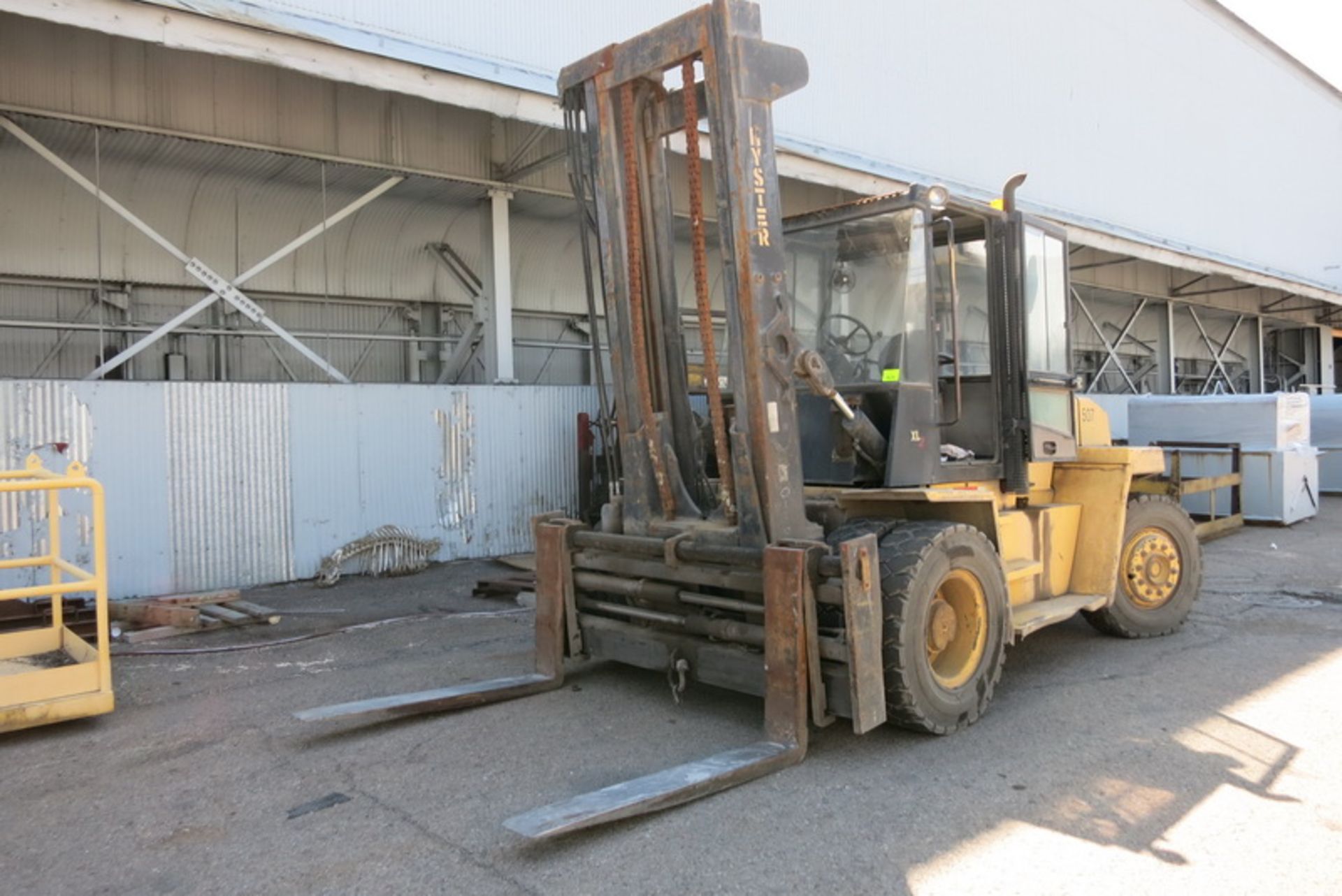 Hyster forklift, model H280XL, s/n E007D03857W, 27,500 lb. cap., 2 stage mast, 183" lift, solid