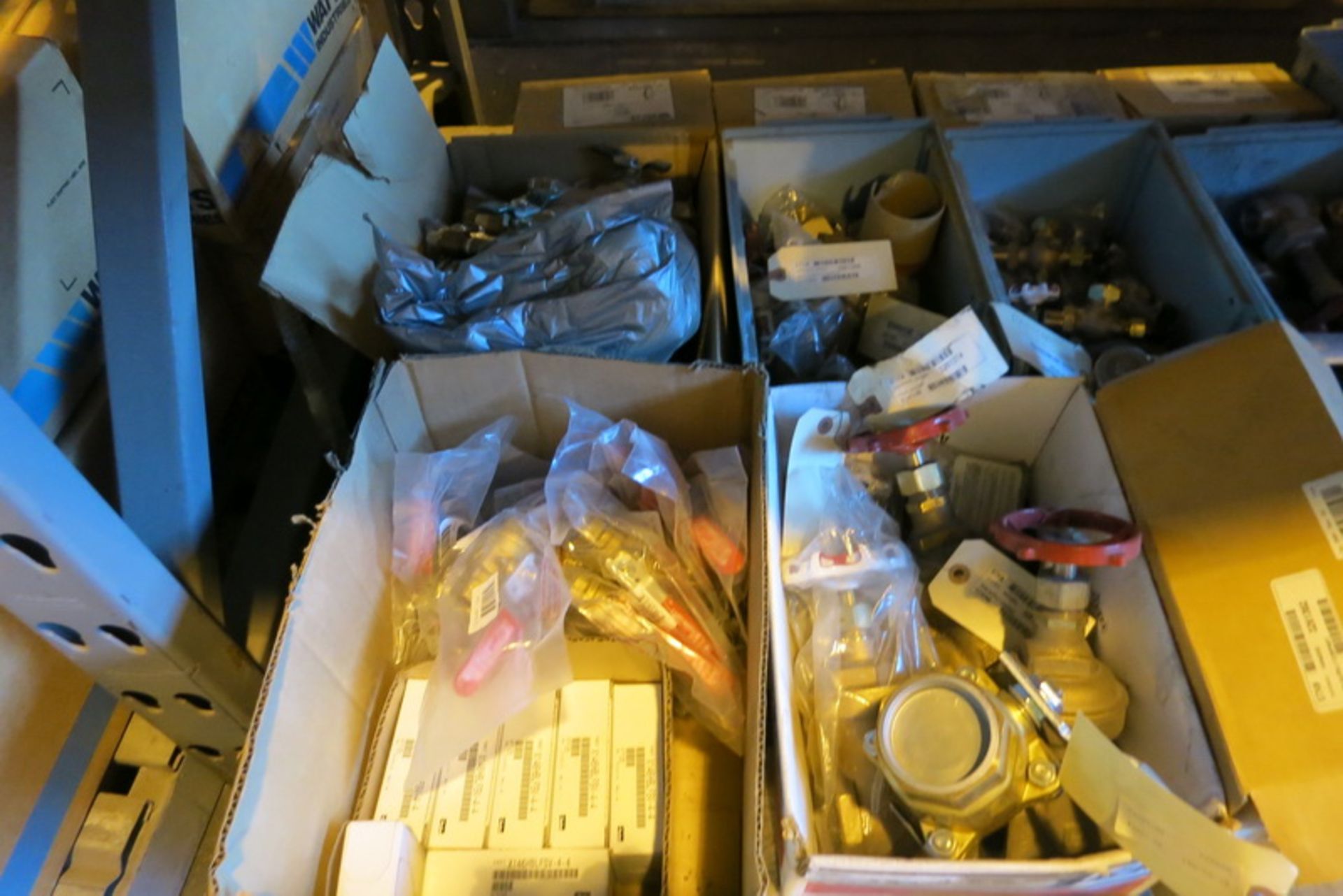 [Lot] Miscellaneous brass valves, (1 pallet) - Image 2 of 3