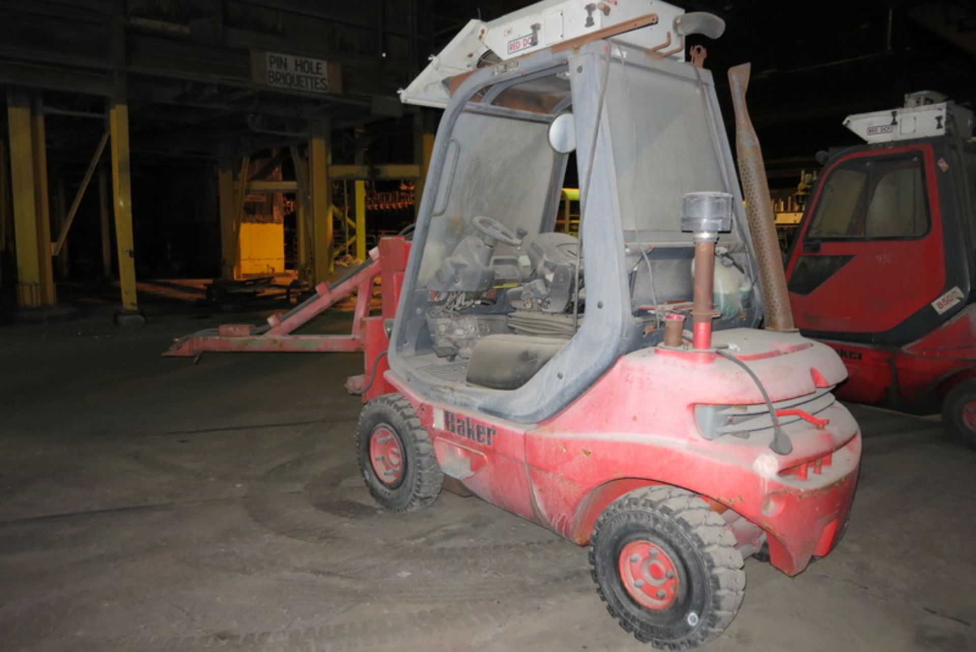 Linde ore trimmer, model H25D, s/n 351G09005325, diesel, solid tire no attachment - Image 2 of 2