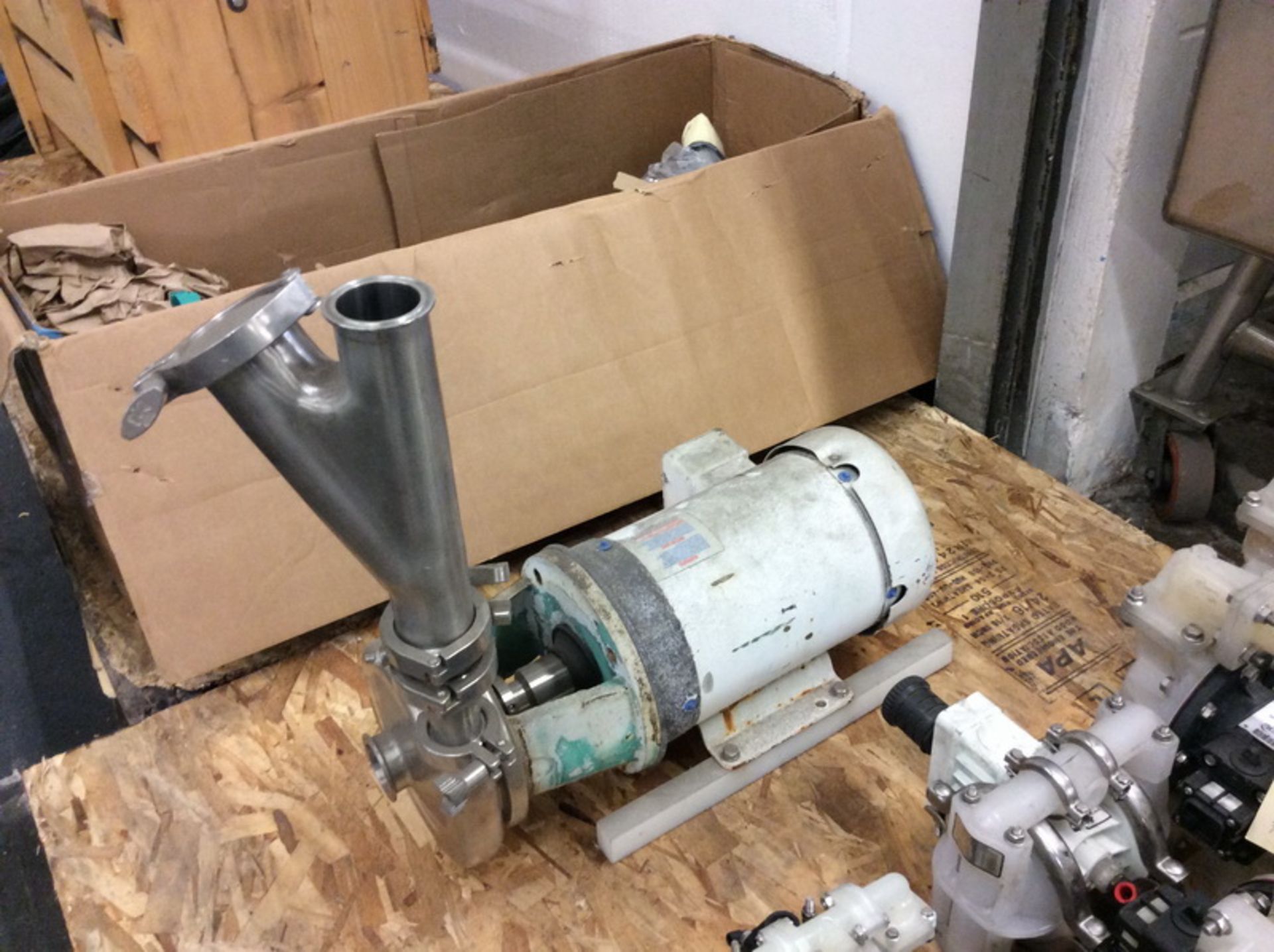 Tri-Clover centrifugal pump, model 483810-01, s/n C218MD18T-S, 5hp, 2x1-1/2, with (1) Y-ball check - Image 2 of 2