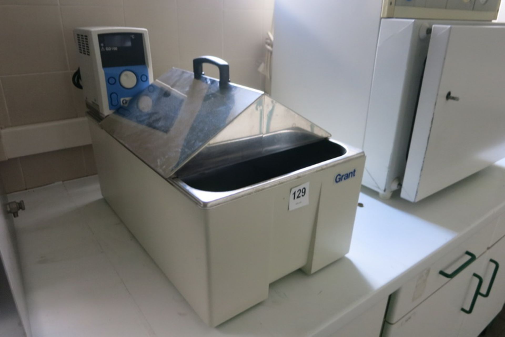 Grant water bath, model GD100, s/n GK1134005, circulating