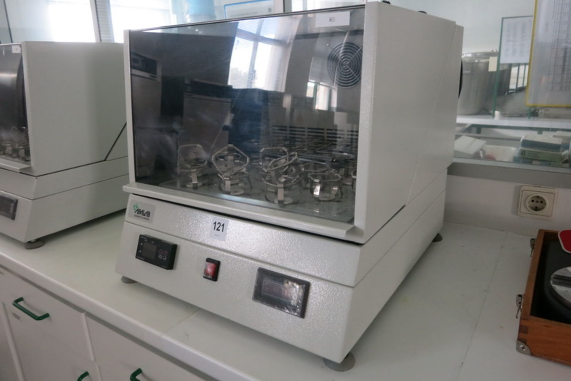 Aralab shaker, model Agitorb 2001C, s/n 644