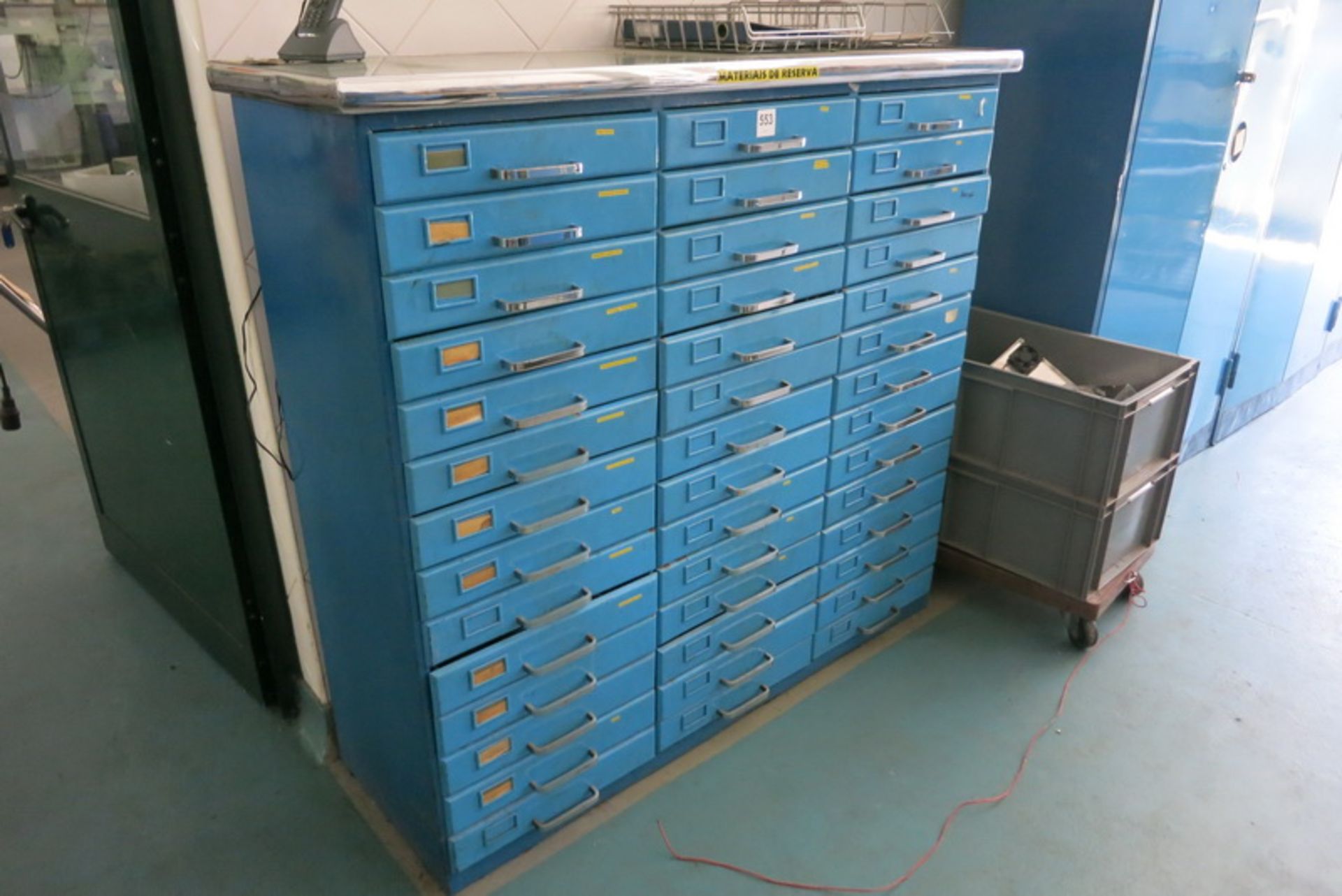 Parts cabinet, 42-drawer