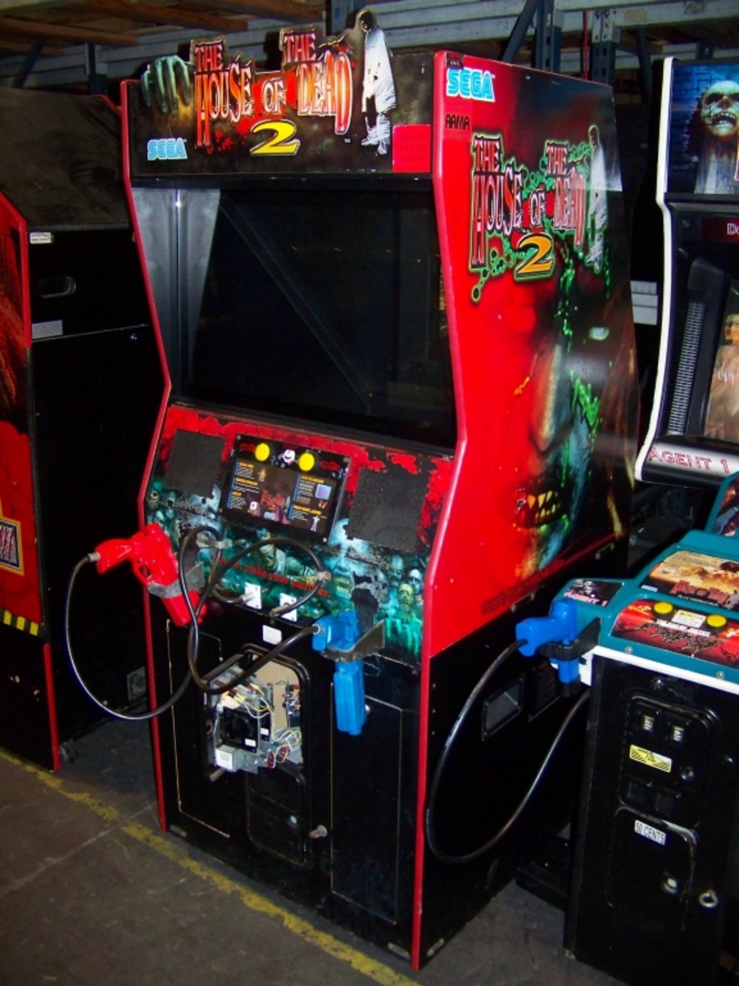 HOUSE OF THE DEAD 2 ZOMBIE SHOOTER ARCADE GAME - Image 5 of 6