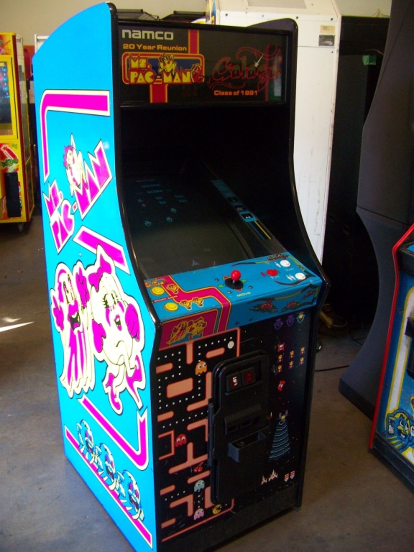 CLASS OF 1981 NAMCO MS. PACMAN GALAGA COMBO - Image 4 of 9