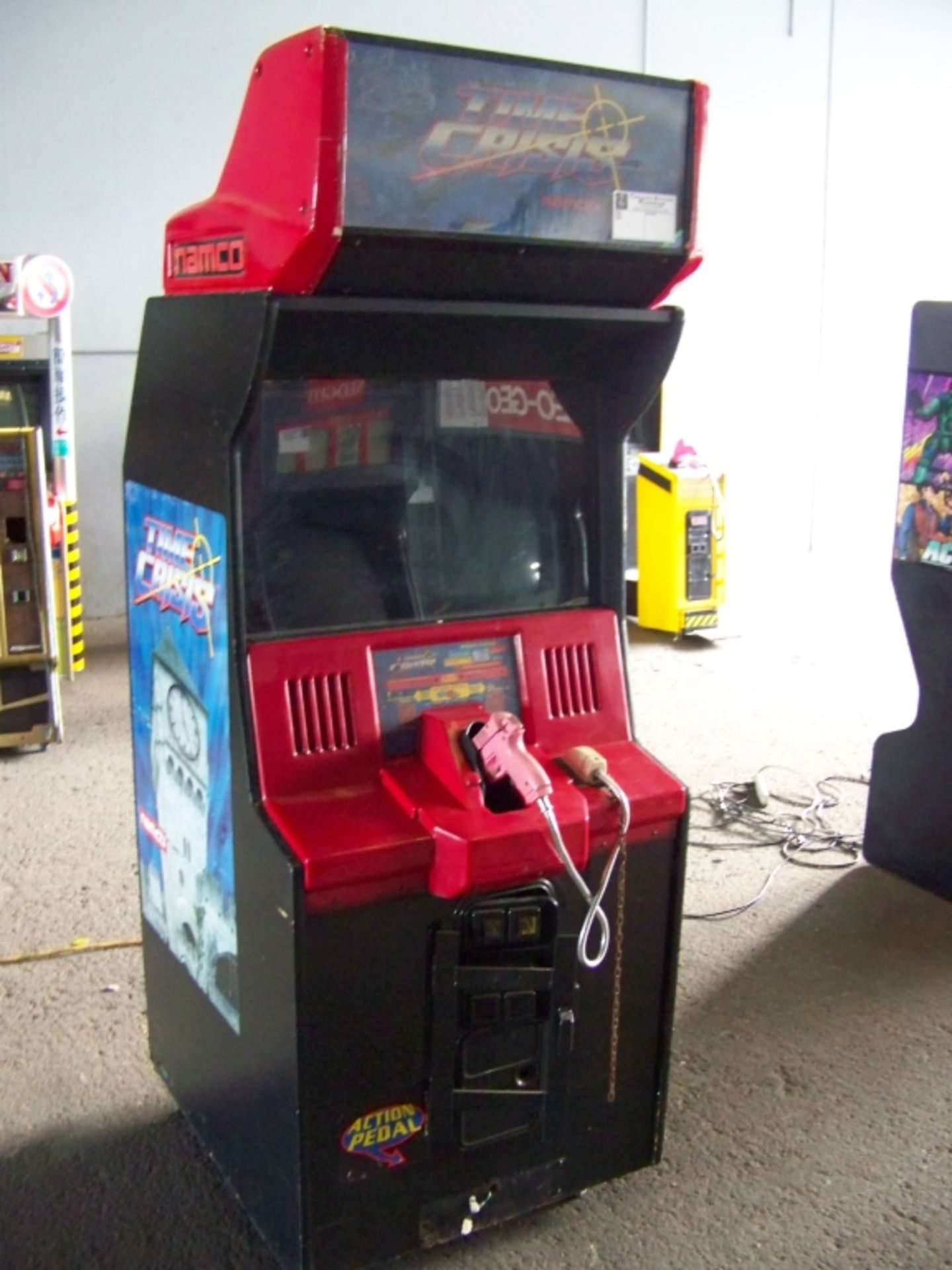 TIME CRISIS SHOOTER ARCADE GAME CABINET NAMCO