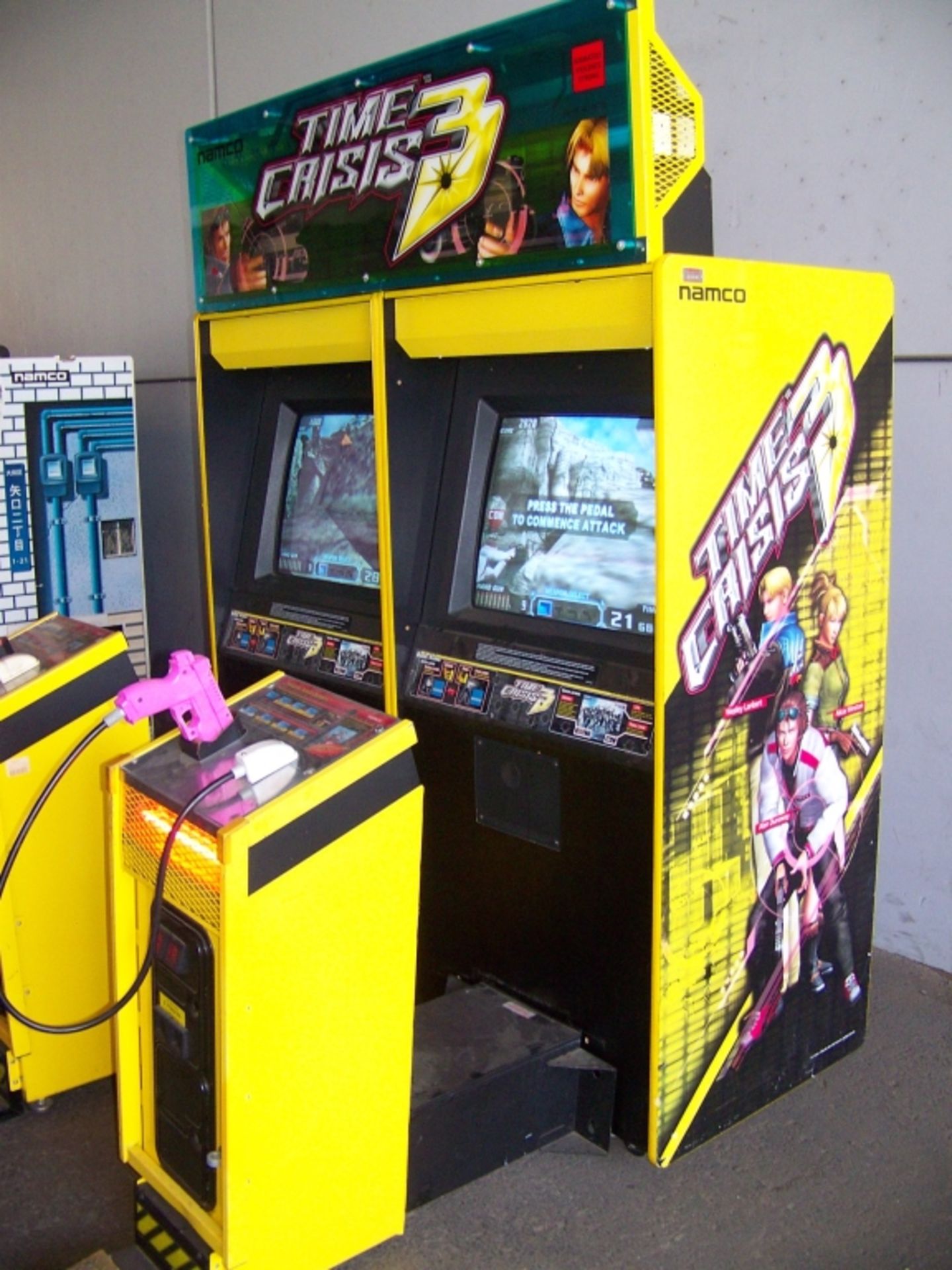 TIME CRISIS 3 TWIN SHOOTER ARCADE GAME NAMCO - Image 2 of 8