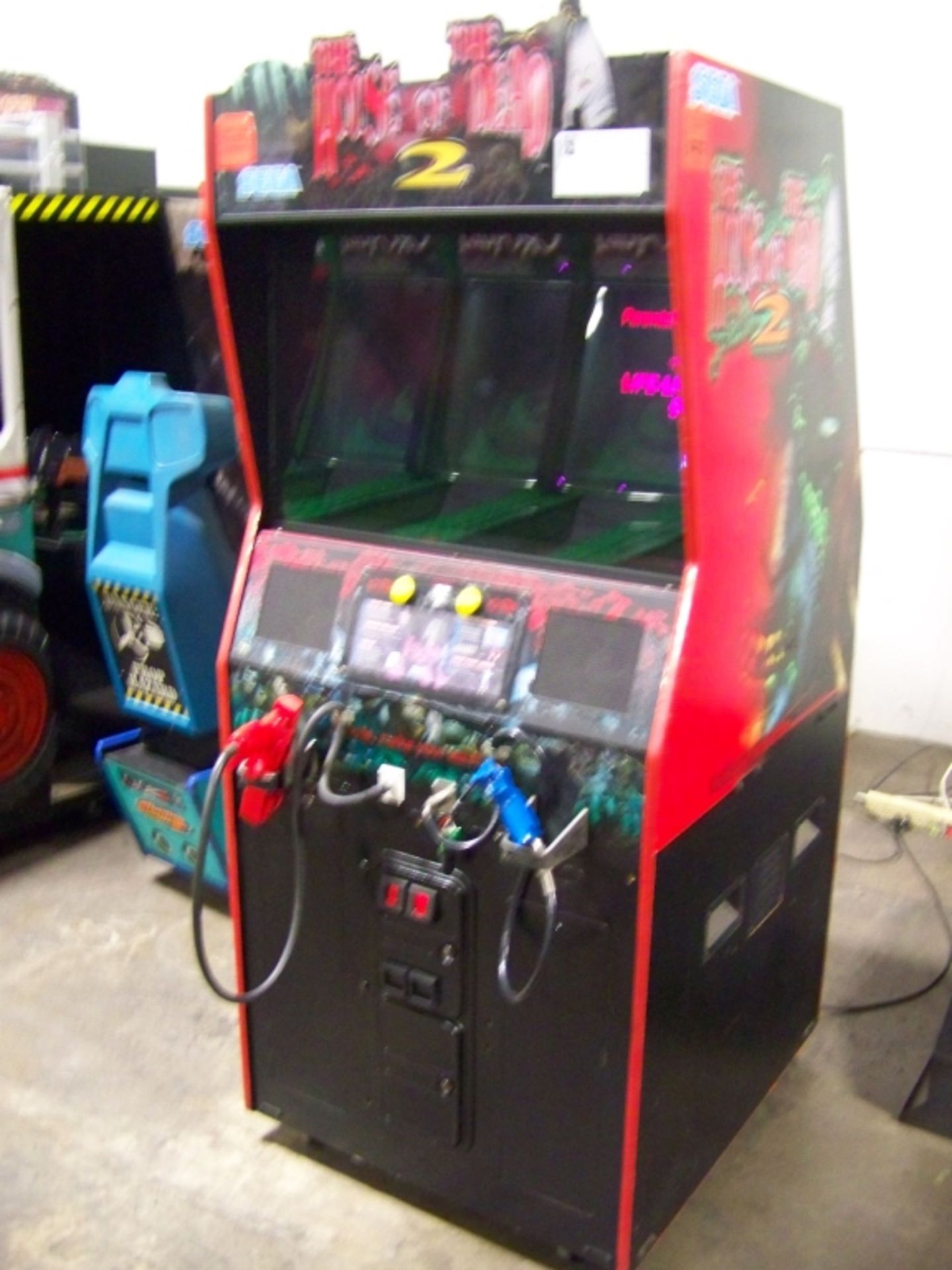 HOUSE OF THE DEAD 2 ZOMBIE SHOOTER ARCADE GAME - Image 4 of 5