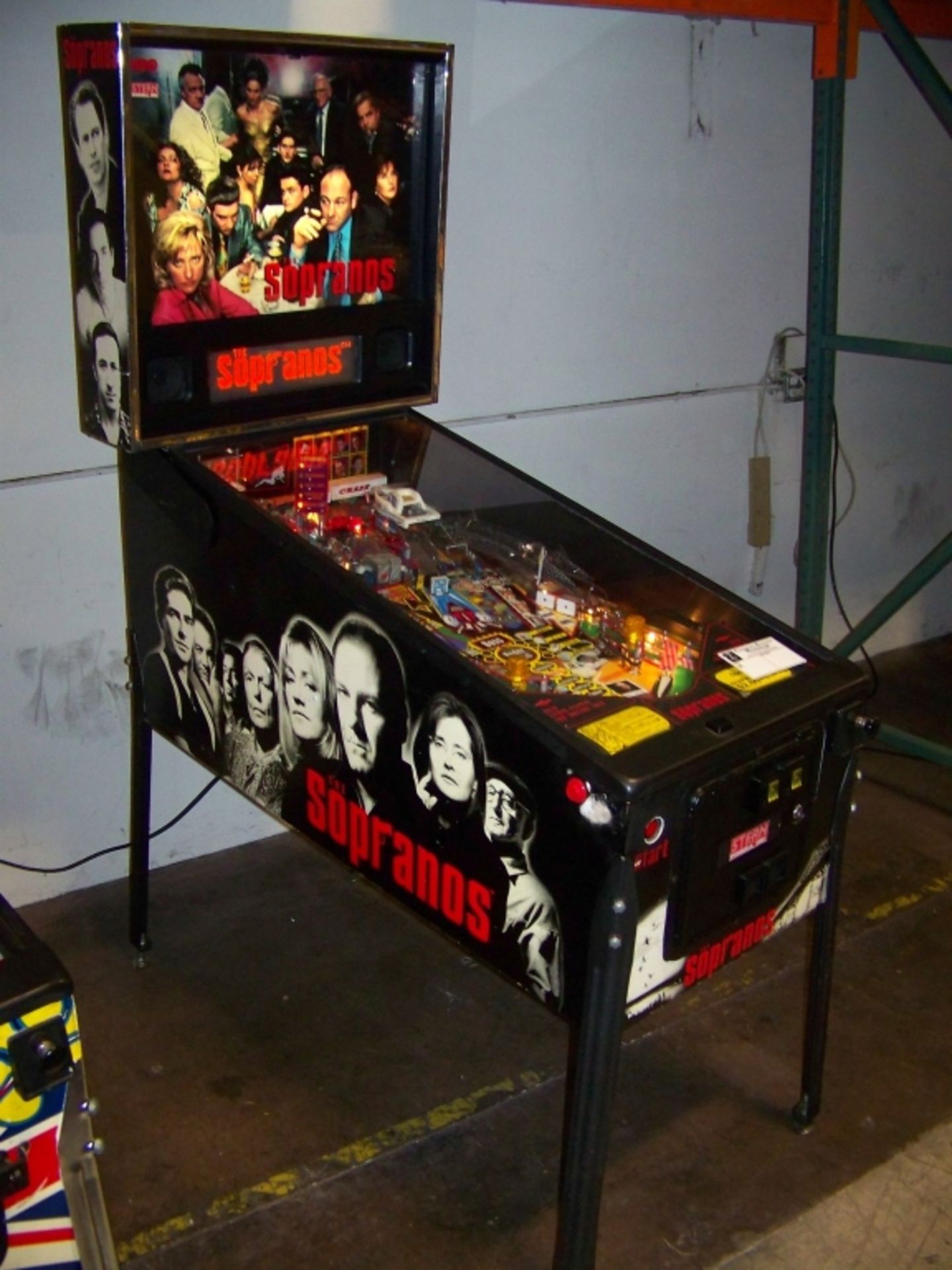 THE SOPRANOS PINBALL MACHINE STERN INC