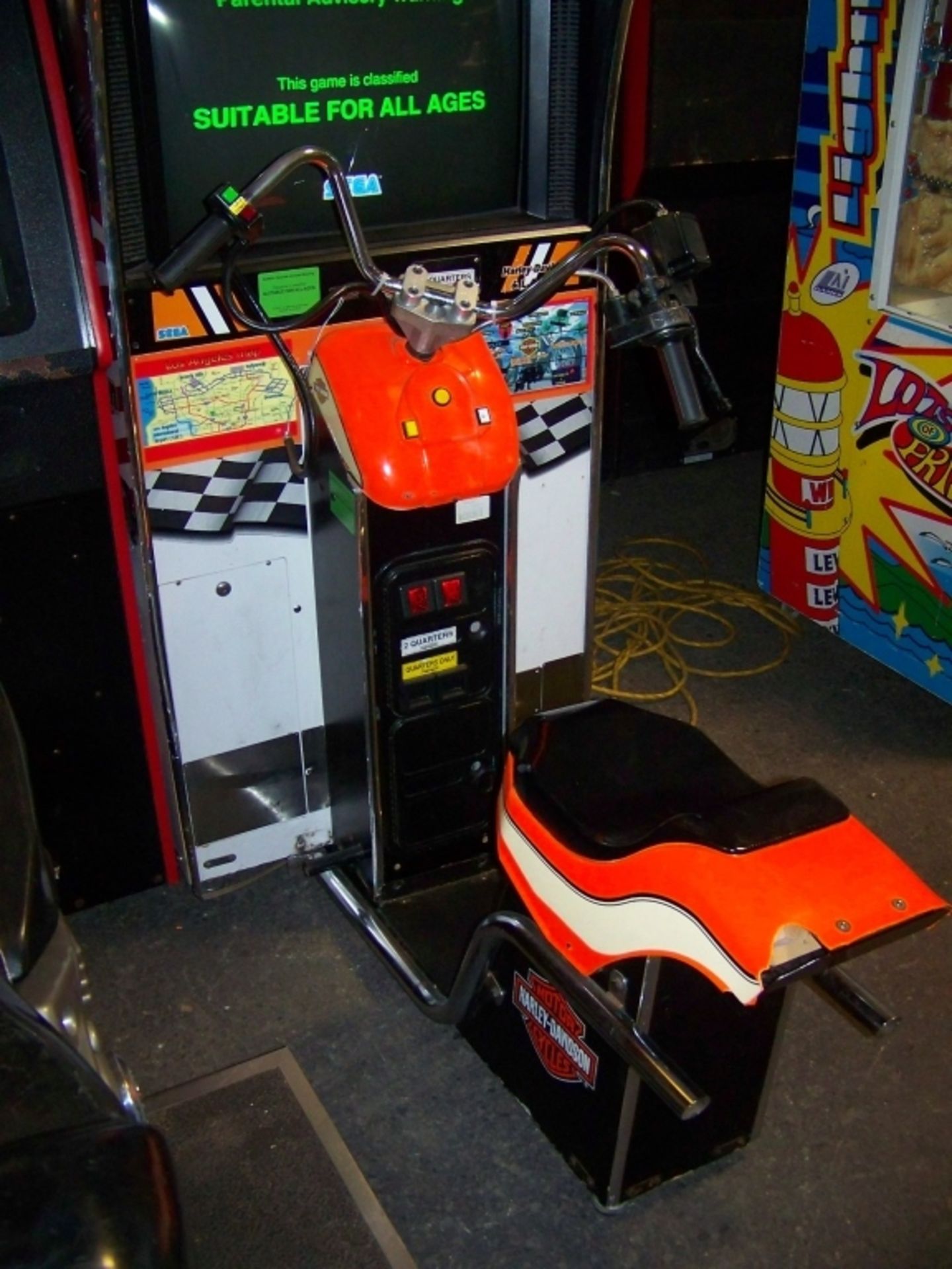 HARLEY DAVIDSON LA RIDERS SITDOWN SEGA ARCADE GAME - Image 2 of 4