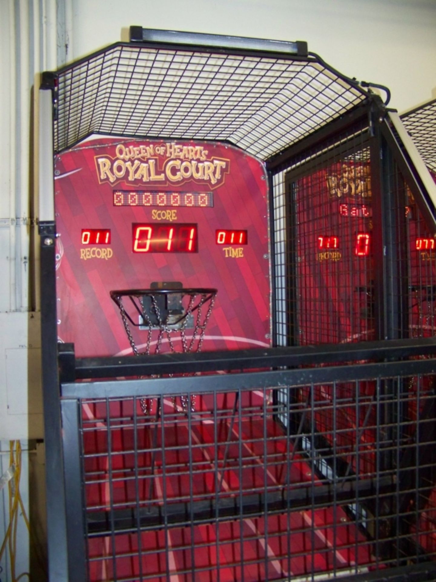 QUEENS ROYAL COURT SMART DREAM SHOOT BASKETBALL - Image 2 of 4