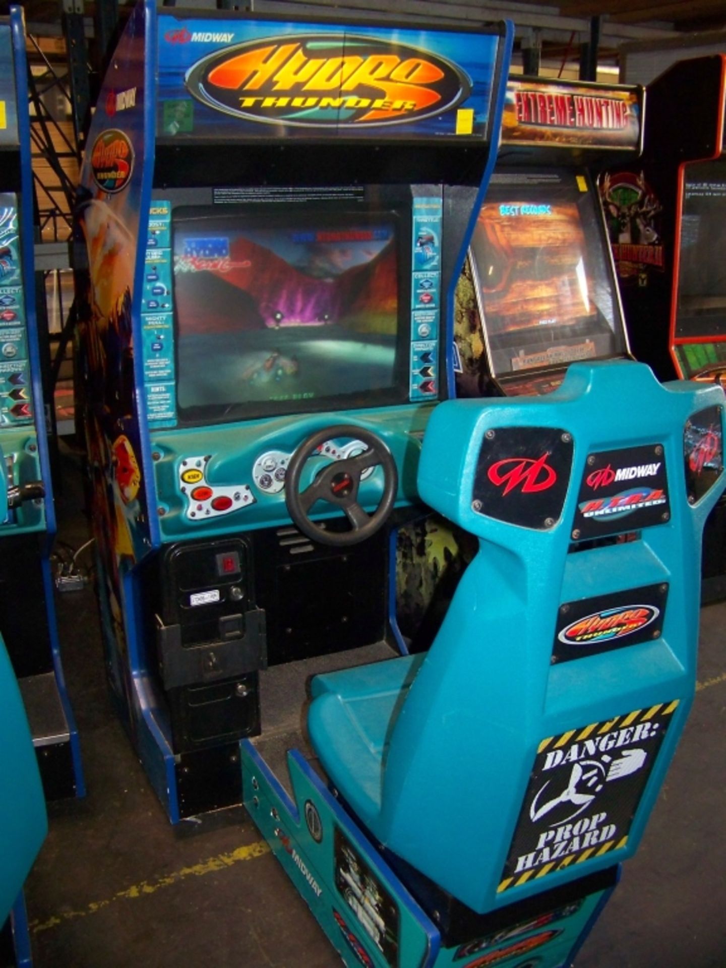 HYDRO THUNDER RACING ARCADE GAME MIDWAY - Image 2 of 3