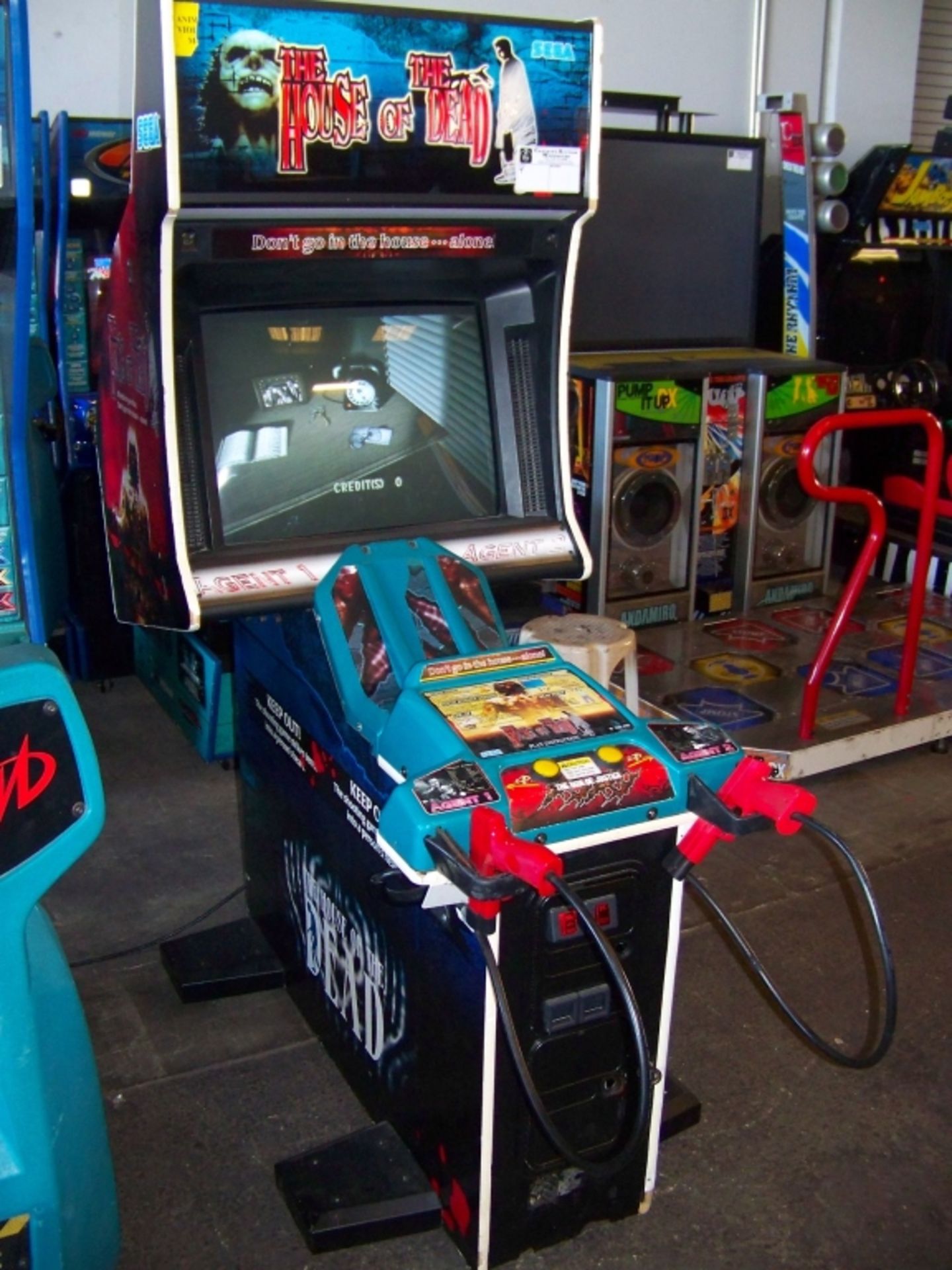 HOUSE OF THE DEAD ZOMBIE SHOOTER ARCADE GAME - Image 4 of 4