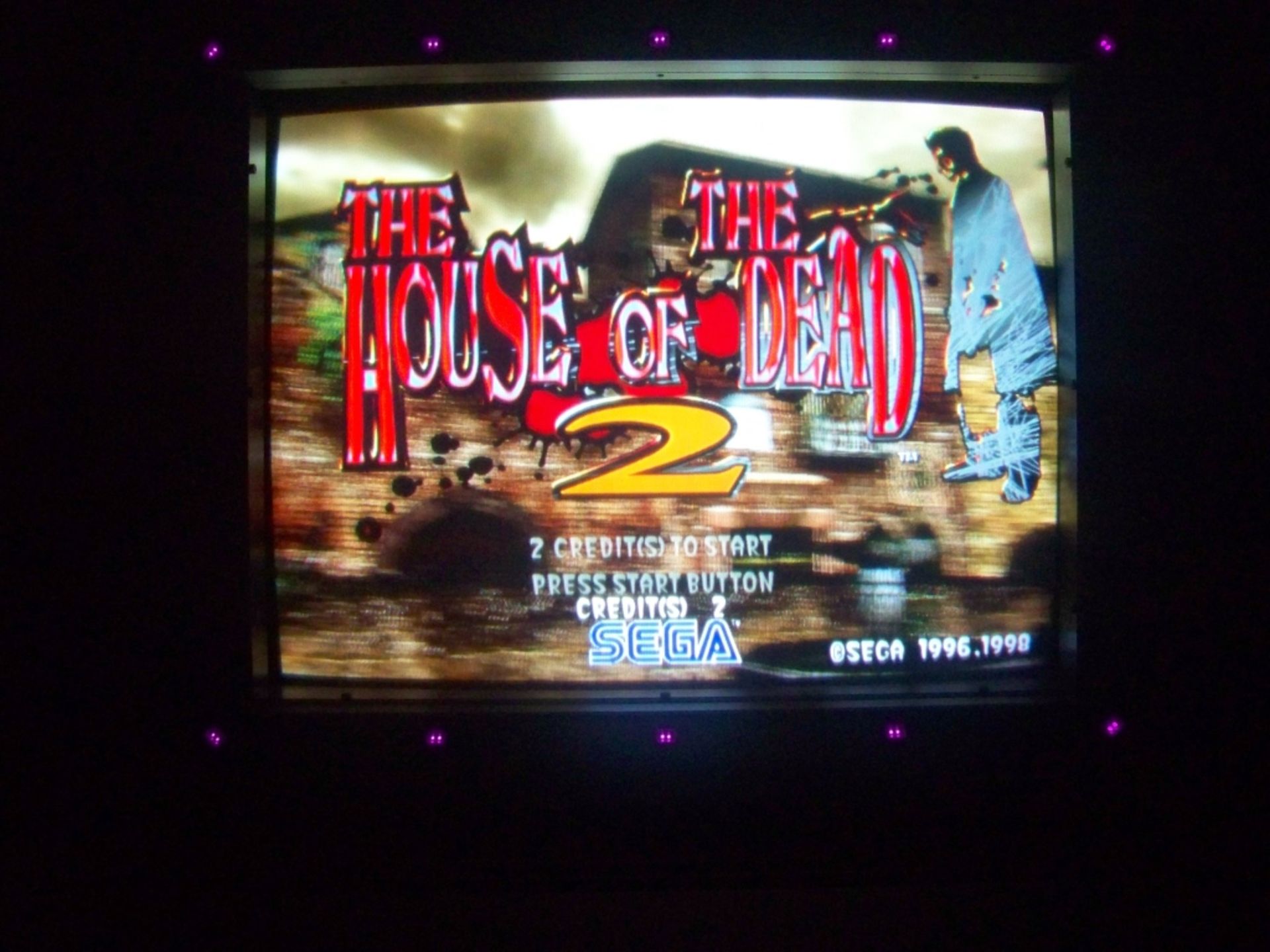 HOUSE OF THE DEAD 2 ZOMBIE SHOOTER ARCADE GAME - Image 2 of 6