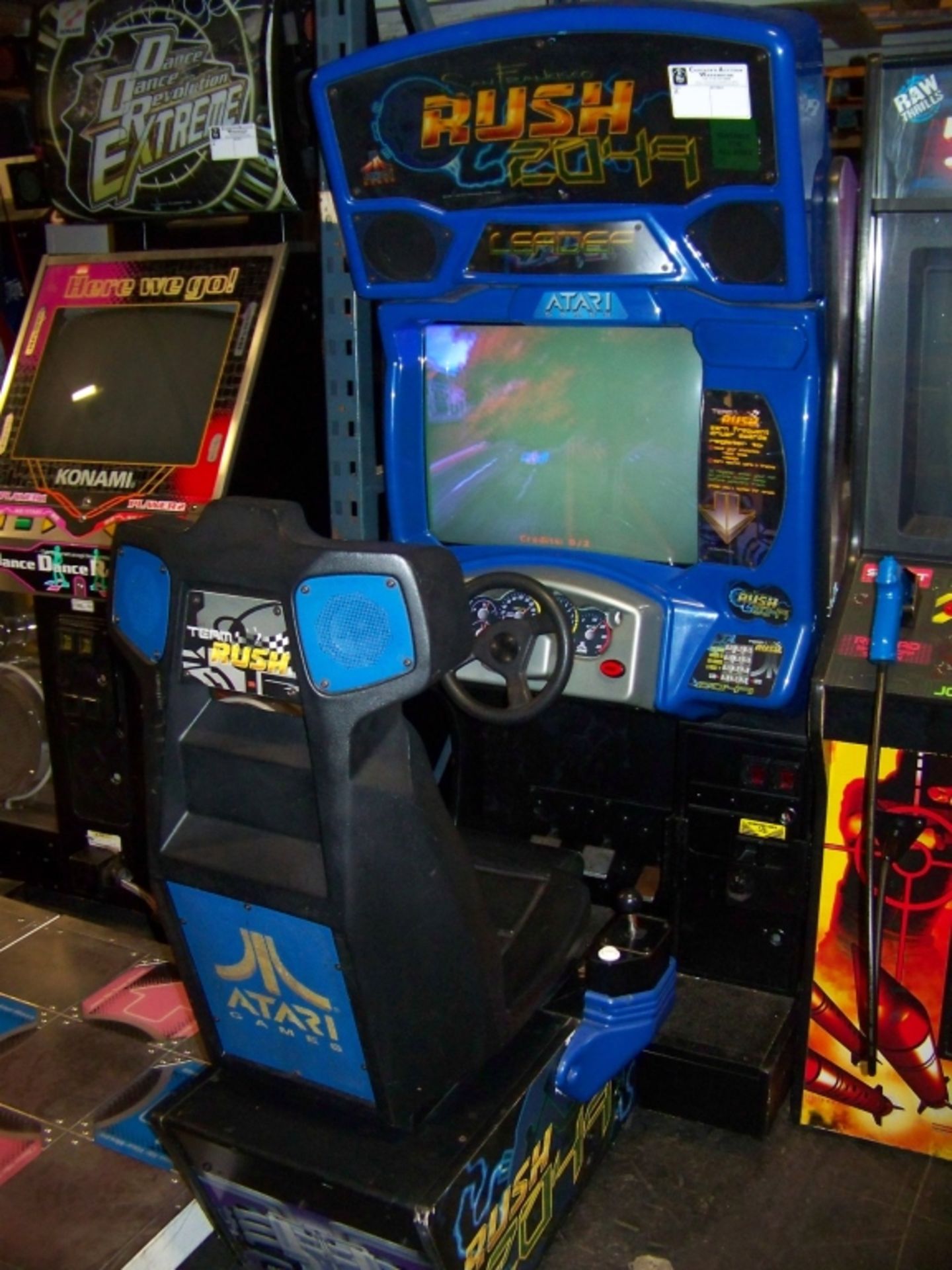 RUSH 2049 SPECIAL EDITION RACING ARCADE GAME ATARI - Image 2 of 3