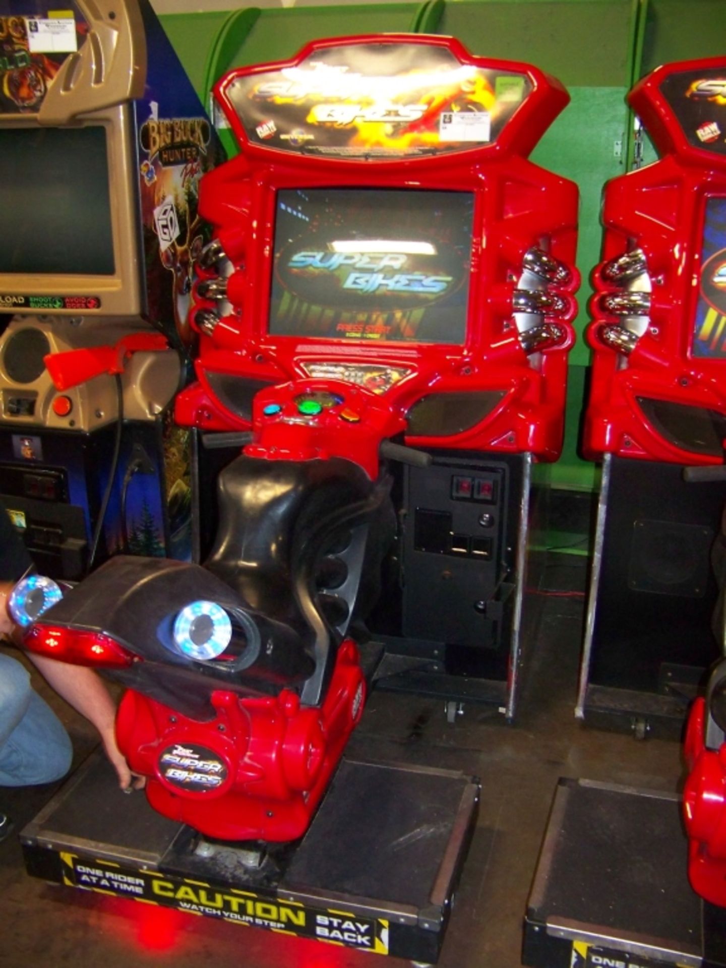FAST AND FURIOUS SUPER BIKES ARCADE - Image 4 of 7