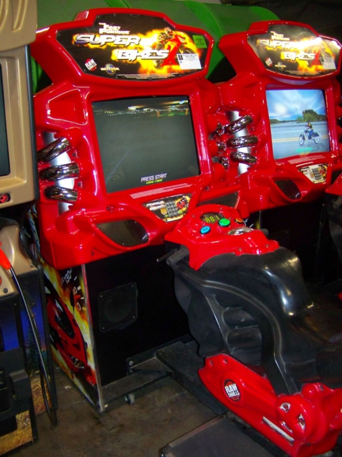 FAST AND FURIOUS SUPER BIKES ARCADE - Image 2 of 7