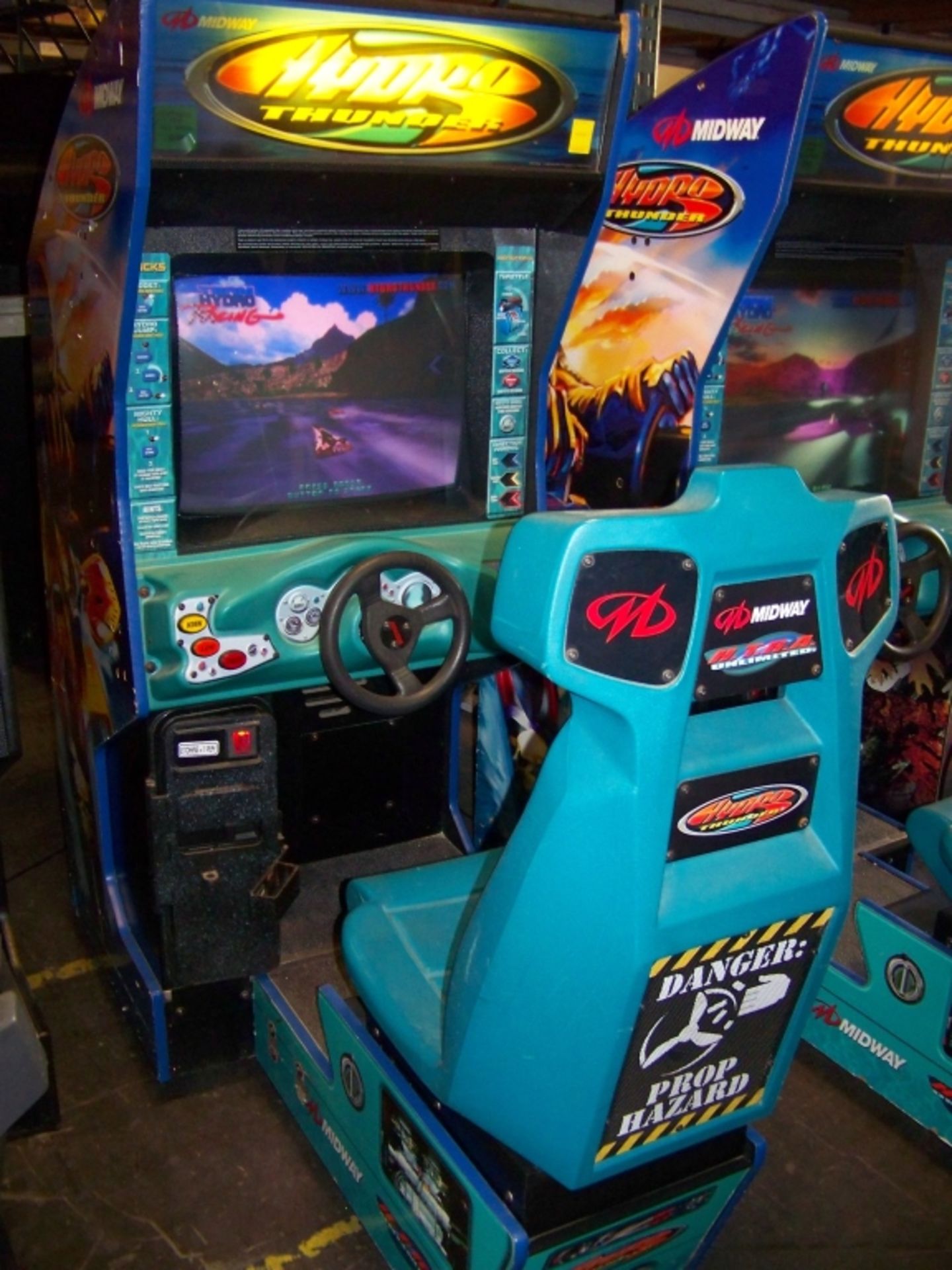 HYDRO THUNDER RACING ARCADE GAME MIDWAY - Image 2 of 3