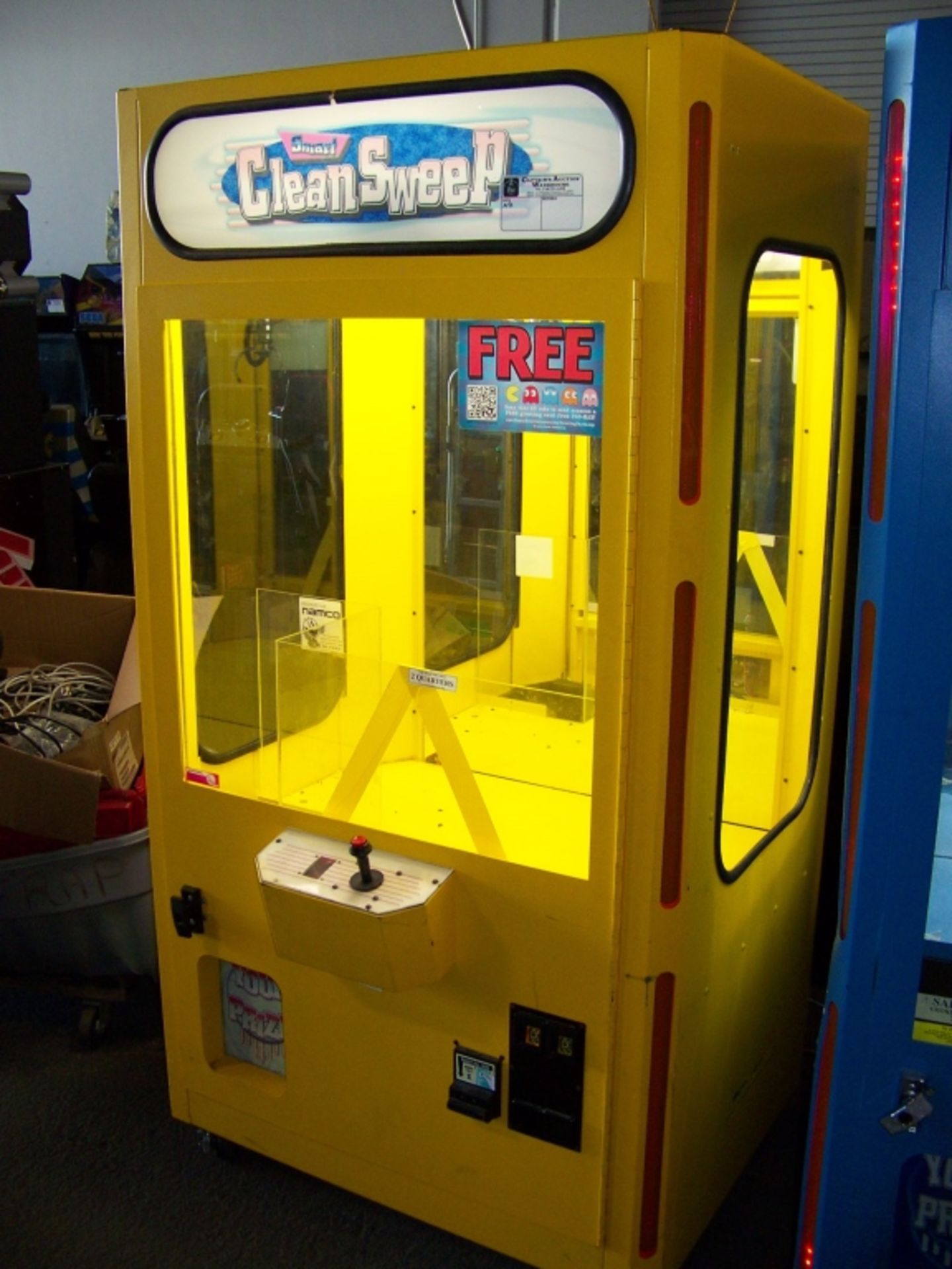 SMART 40" YLW CLEAN SWEEP PLUSH CRANE MACHINE - Image 2 of 2