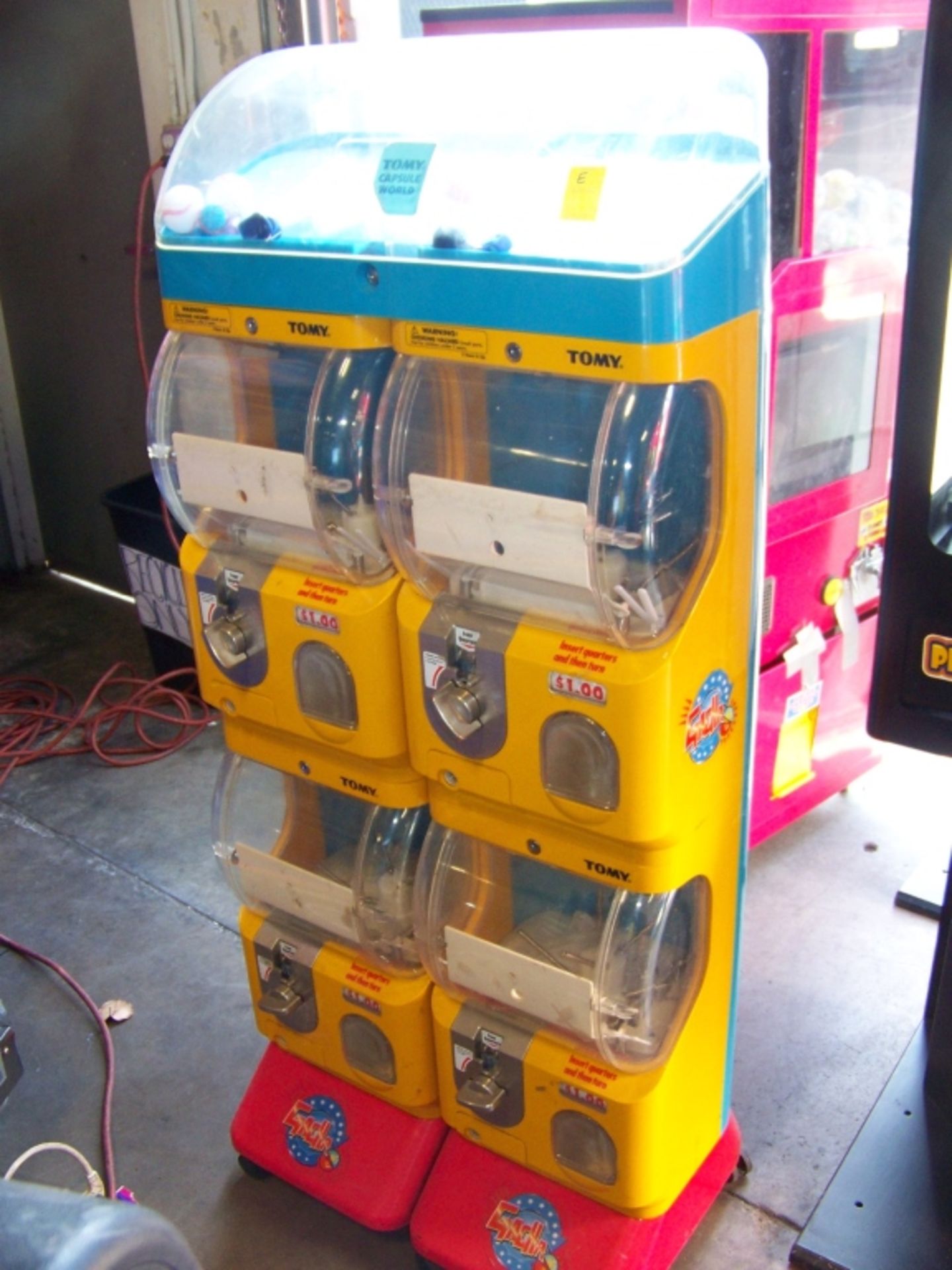 TOMY GACHA DUAL COLUMN CAPSULE VENDING MACHINE