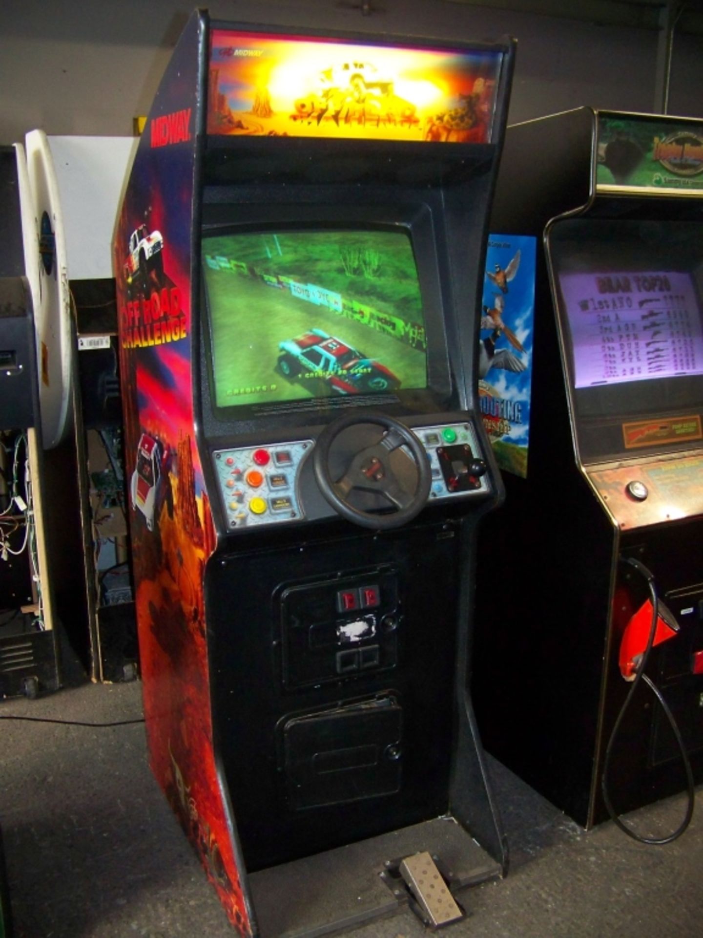 OFFROAD CHALLENGE UPRIGHT DRIVER ARCADE GAME