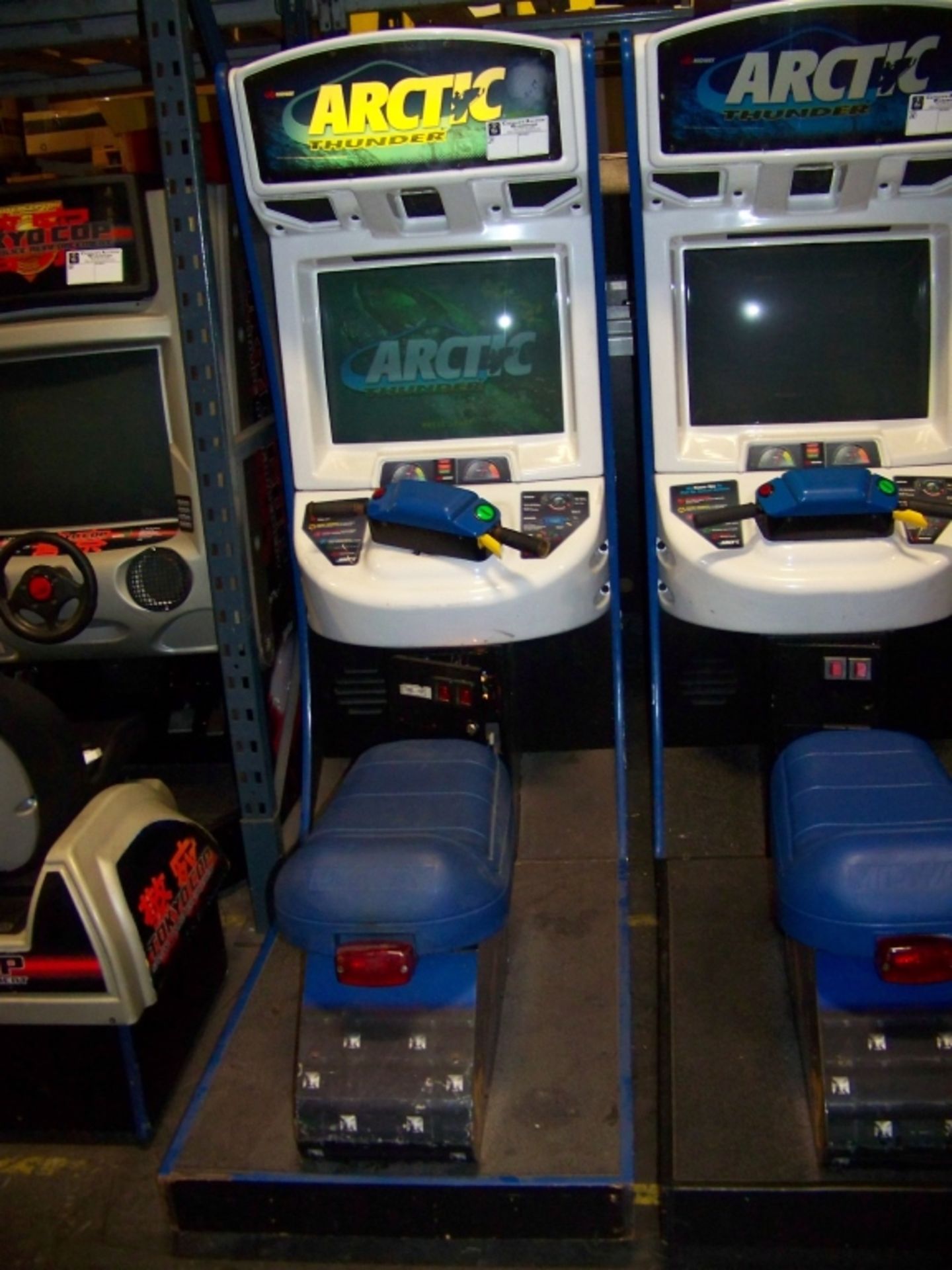 ARCTIC THUNDER SITDOWN RACING ARCADE GAME