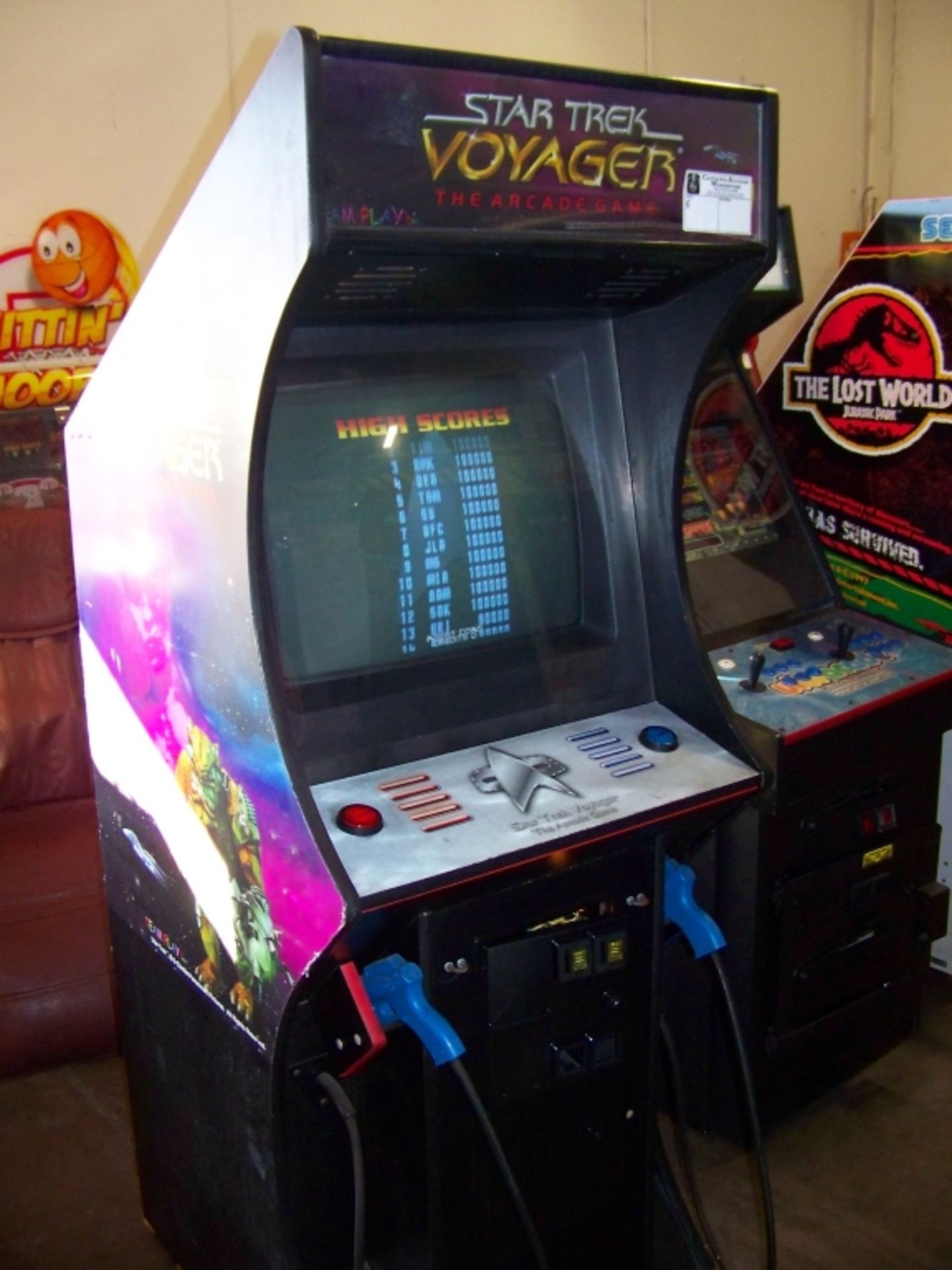 STAR TREK VOYAGER UPRIGHT SHOOTER ARCADE GAME - Image 2 of 3