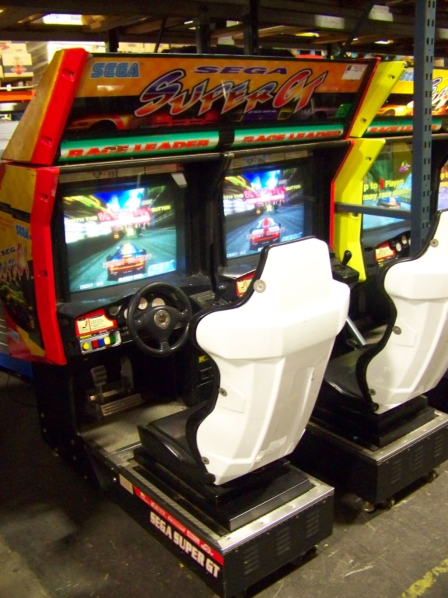 SEGA SUPER GT TWIN RACING ARCADE GAME WHT SEATS - Image 3 of 3