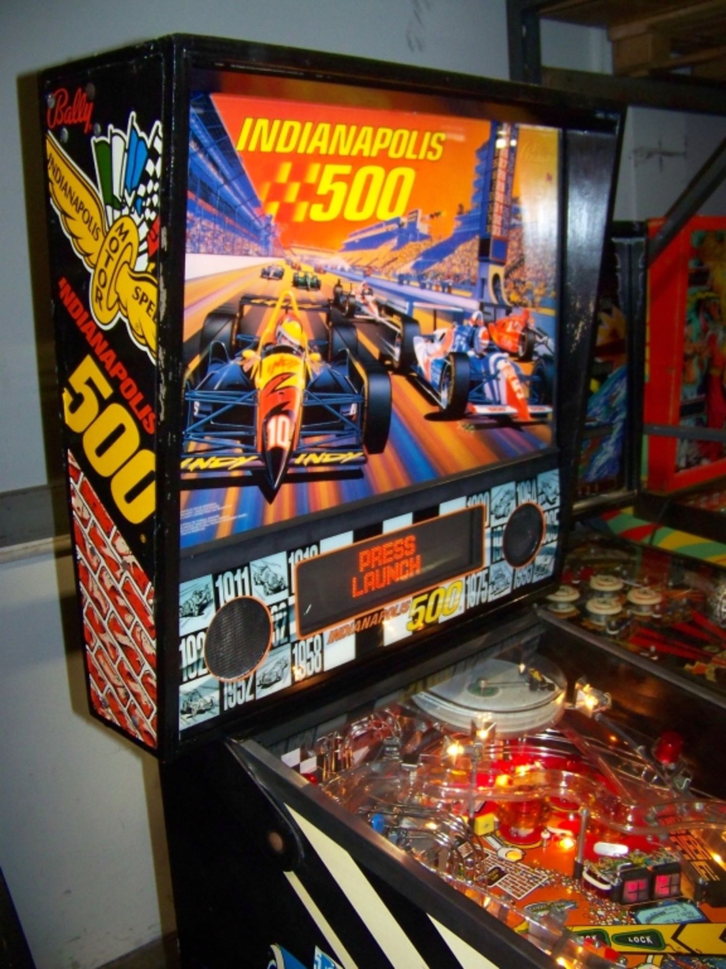 INDIANAPOLIS 500 PINBALL MACHINE BALLY - Image 5 of 8