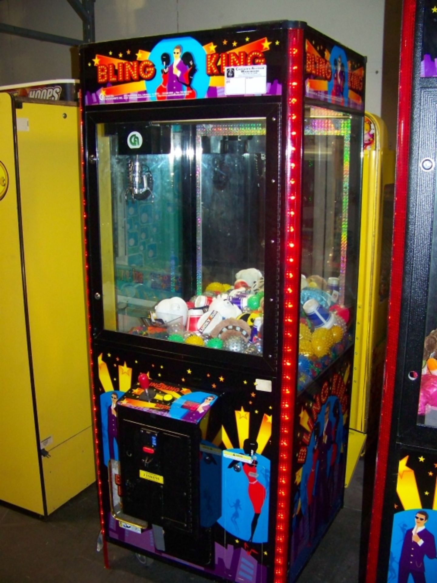 BLING KING 31" COASTAL PLUSH CLAW CRANE MACHINE - Image 3 of 4