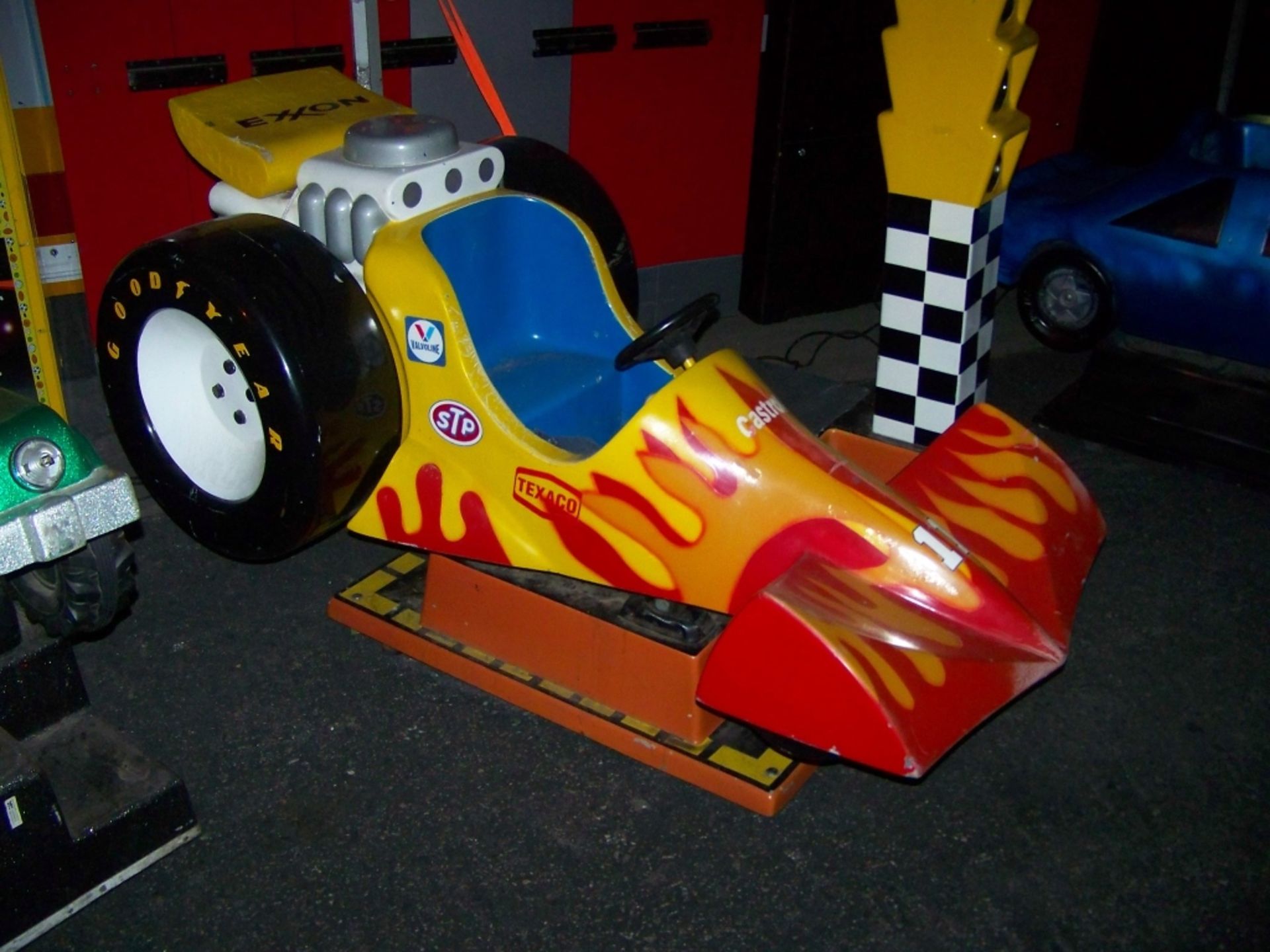 KIDDIE RIDE DRAG RACER CAR - Image 3 of 3