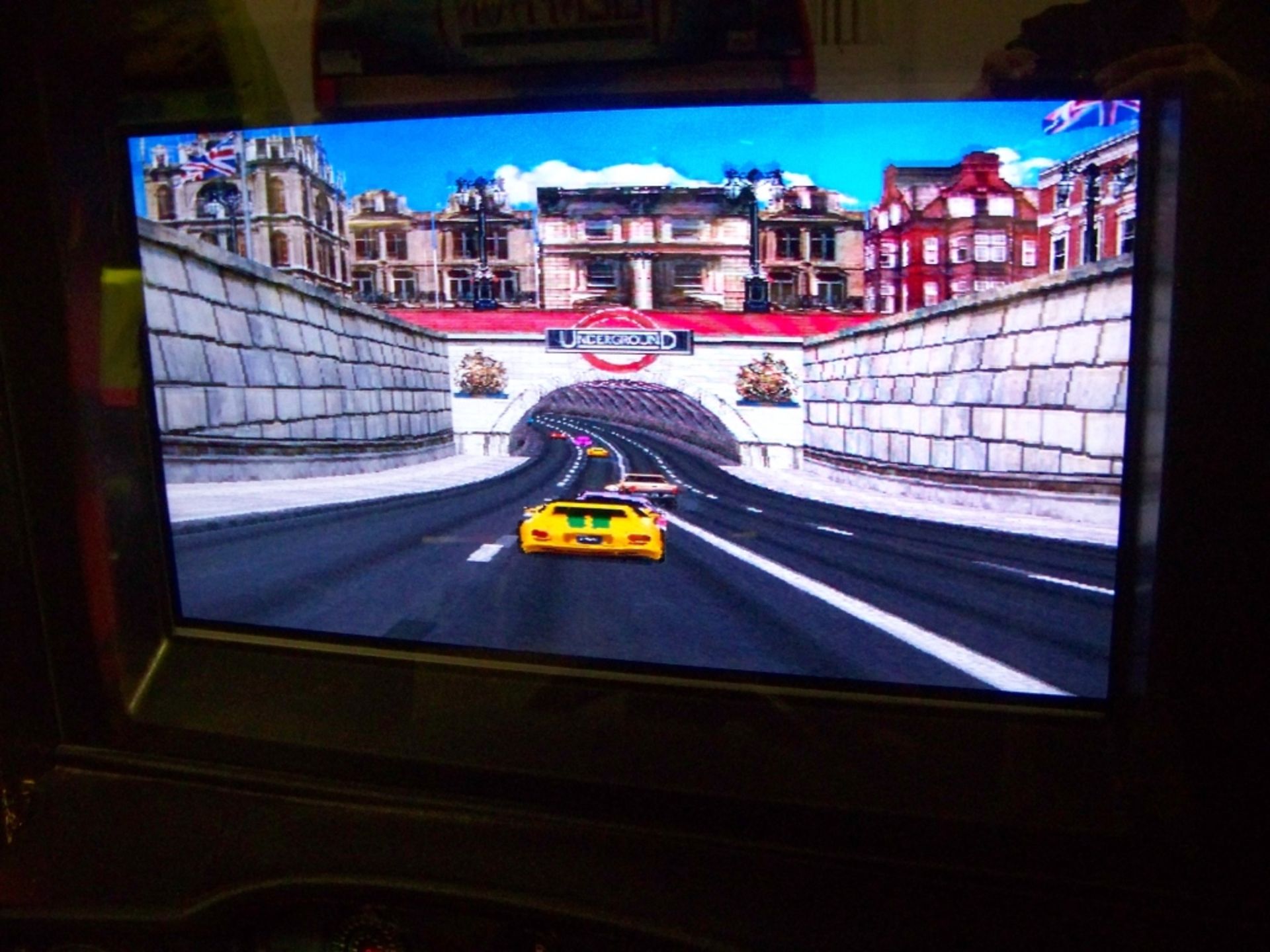 CRUISIN WORLD SITDOWN DRIVER ARCADE GAME - Image 4 of 4