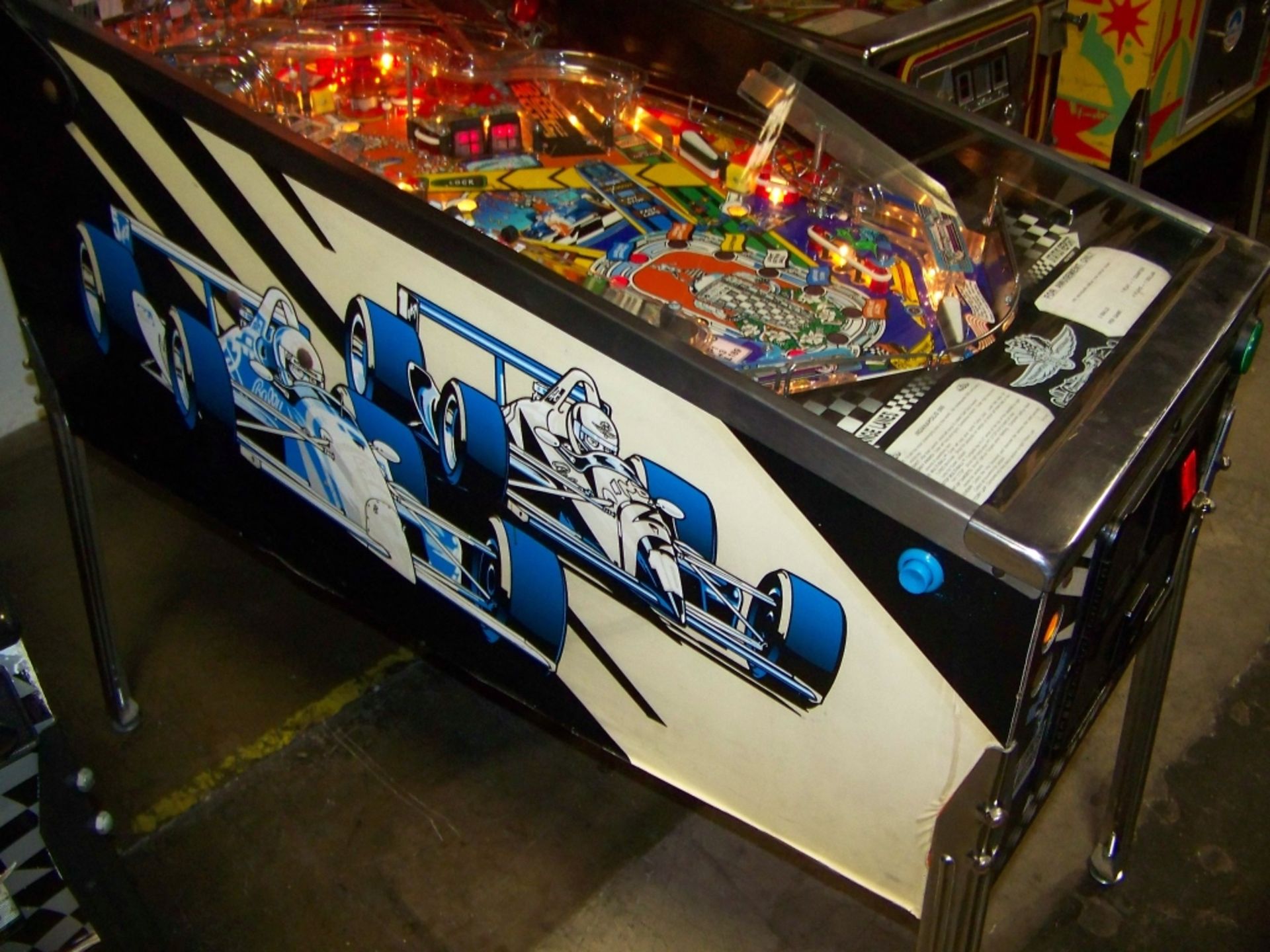 INDIANAPOLIS 500 PINBALL MACHINE BALLY - Image 4 of 8