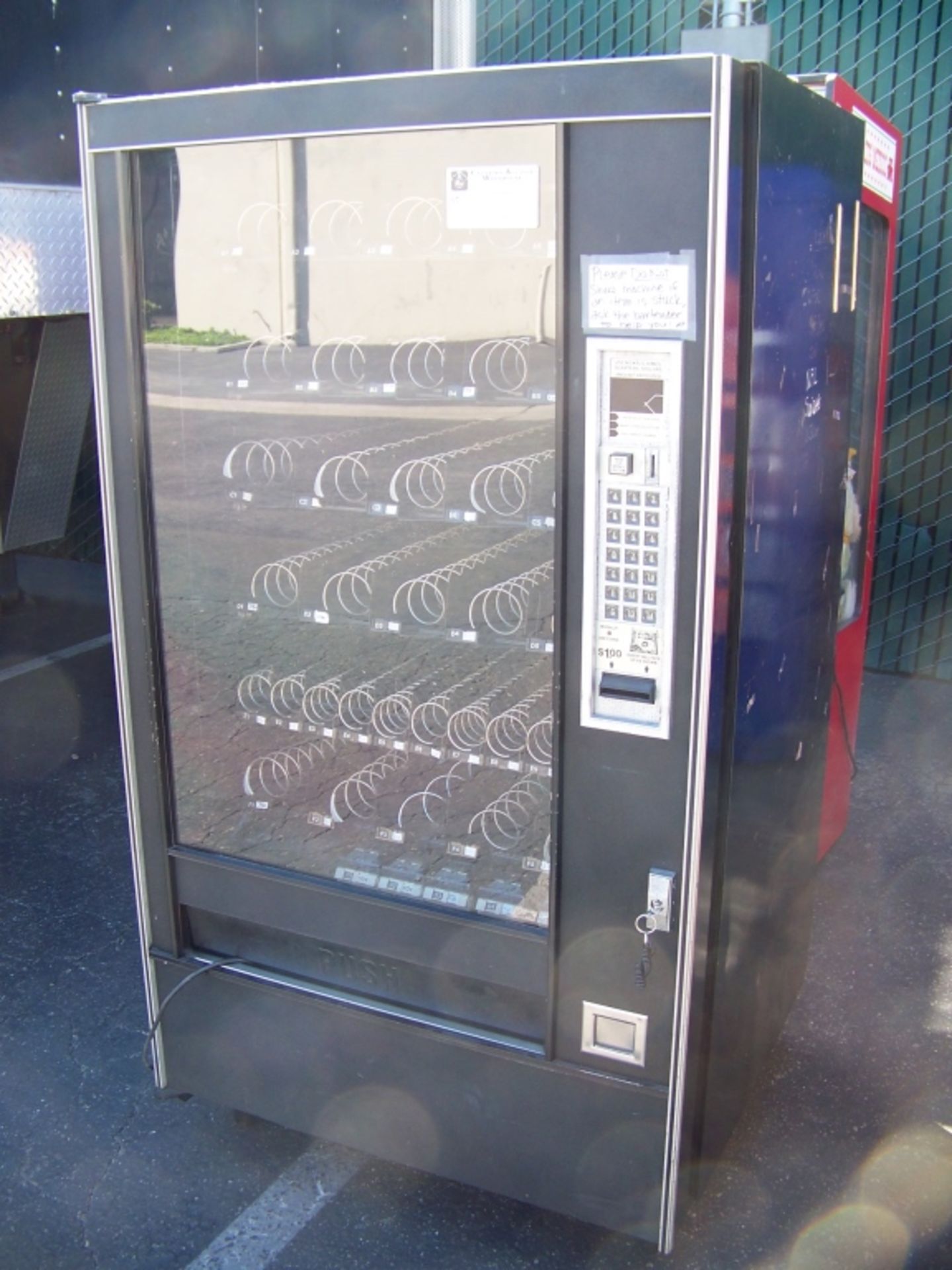 SNACK VENDING FOOD VENDING MACHINE COIN OP DBA