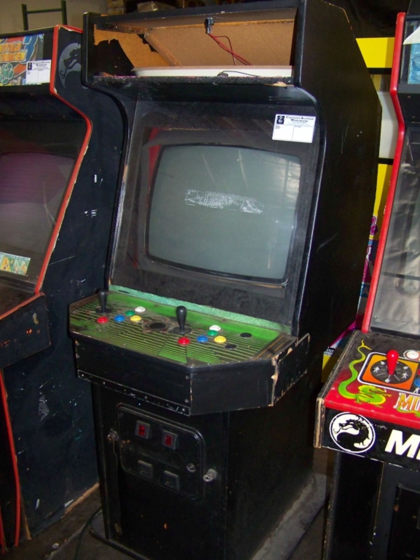 UPRIGHT ARCADE GAME CABINET