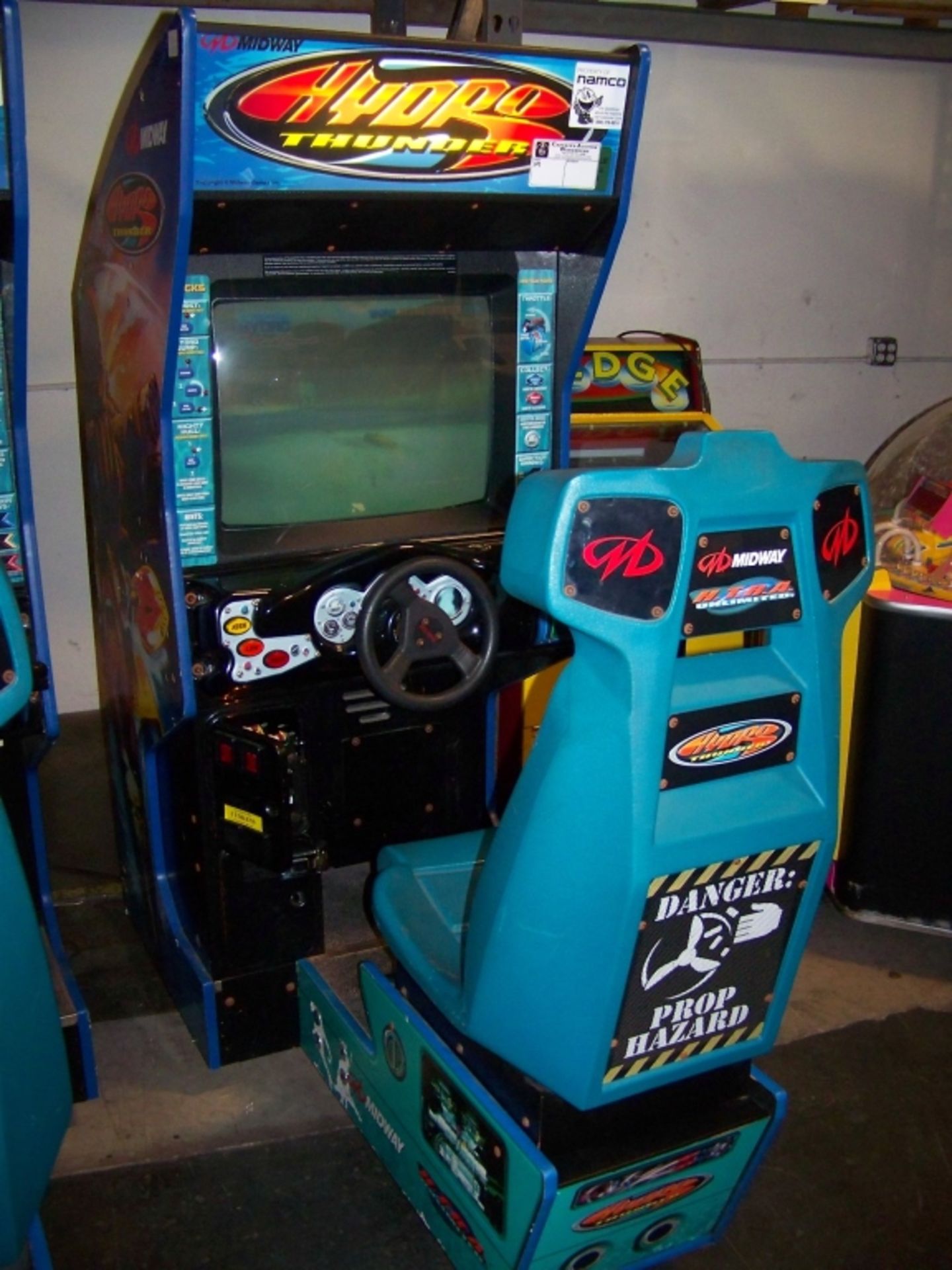 HYDRO THUNDER BOAT RACING ARCADE GAME MIDWAY - Image 3 of 4